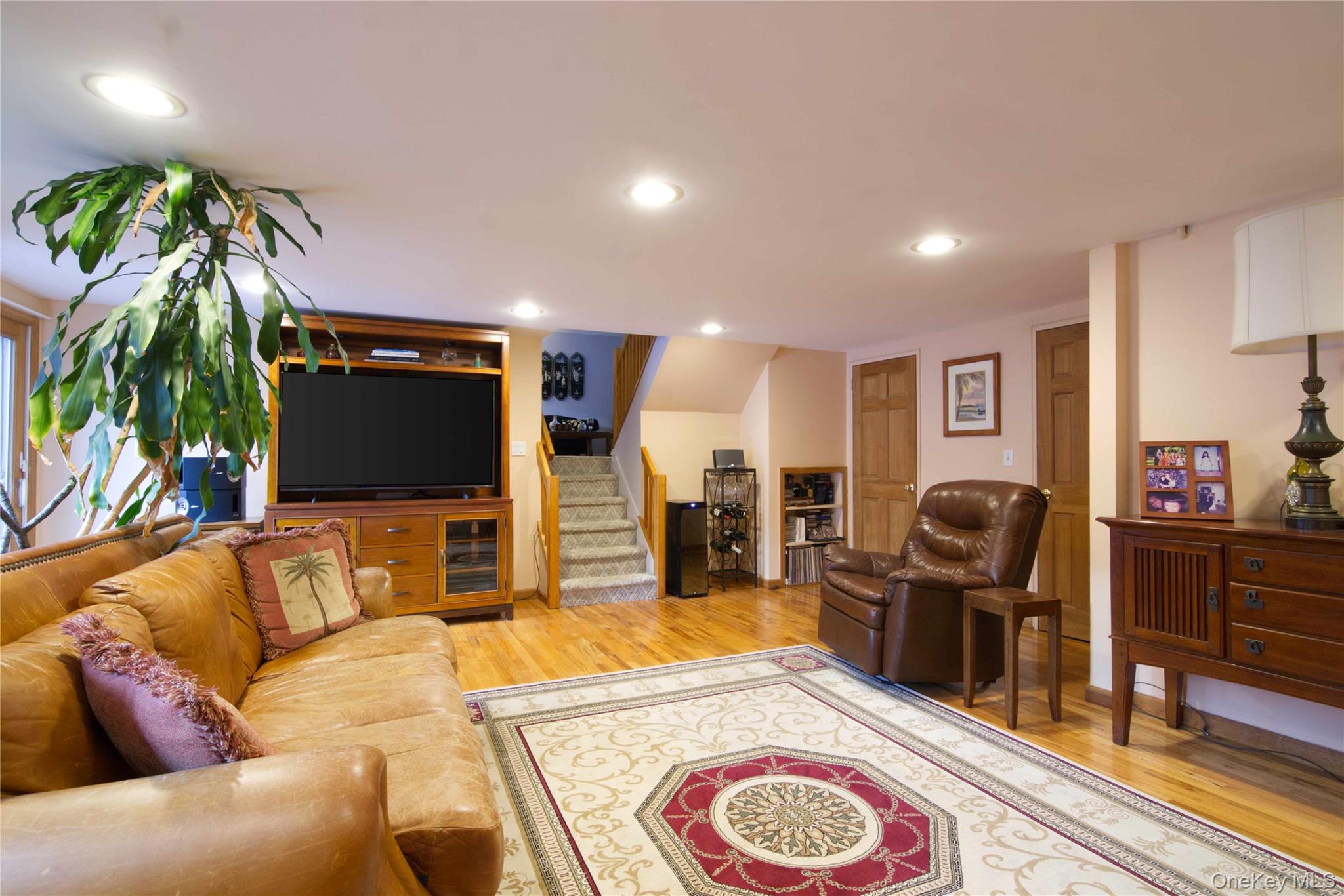 #19 photo, 146 East Drive, Massapequa , NY 11758