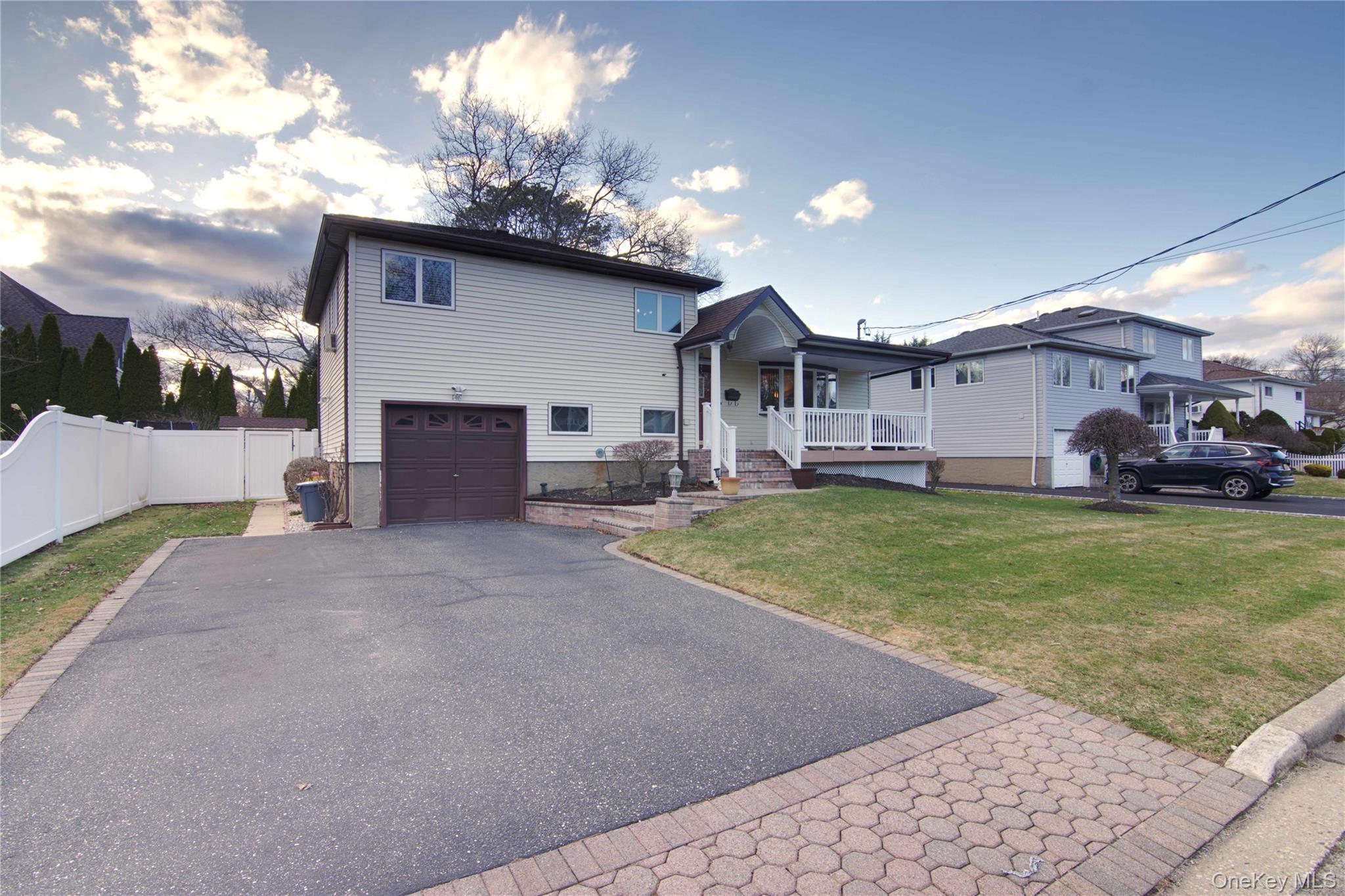 #2 photo, 146 East Drive, Massapequa , NY 11758