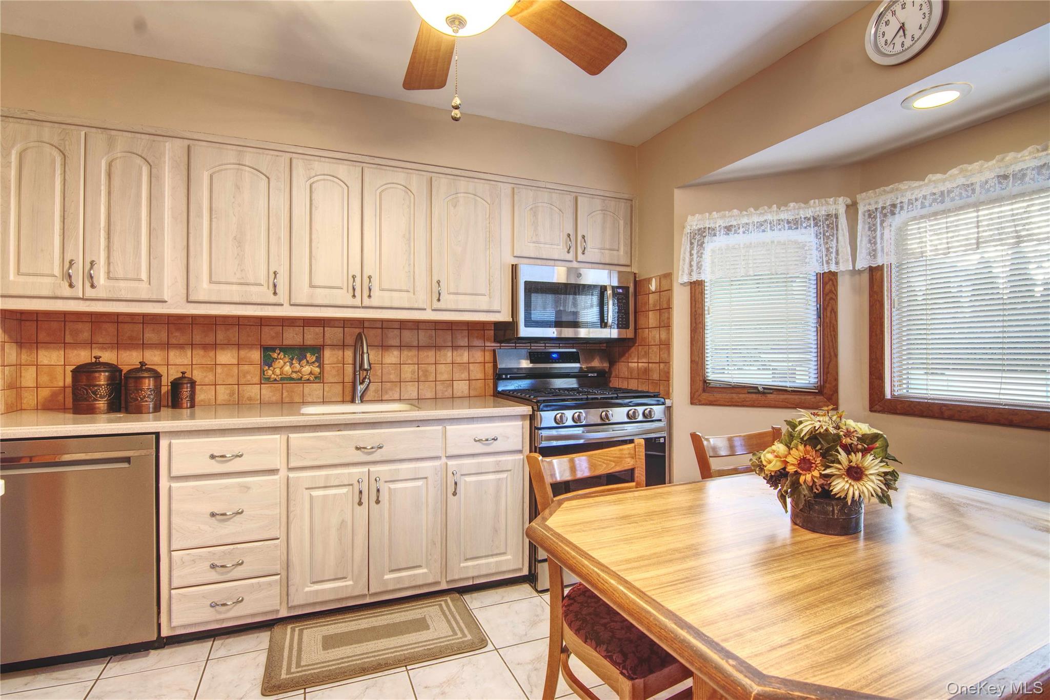 #5 photo, 146 East Drive, Massapequa , NY 11758