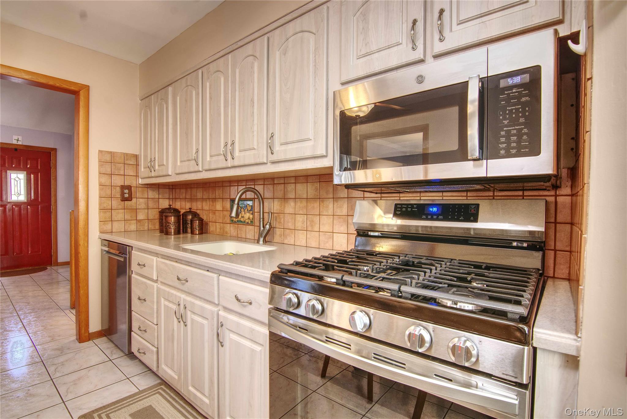 #6 photo, 146 East Drive, Massapequa , NY 11758