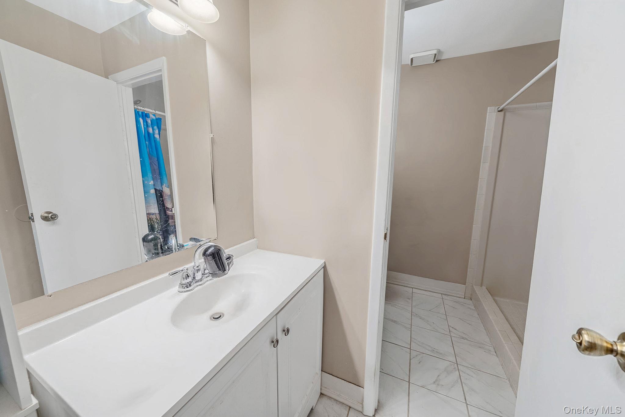 #13 photo, 222 Pointe Circle N, সাফোক কাউন্টি Coram , NY 11727