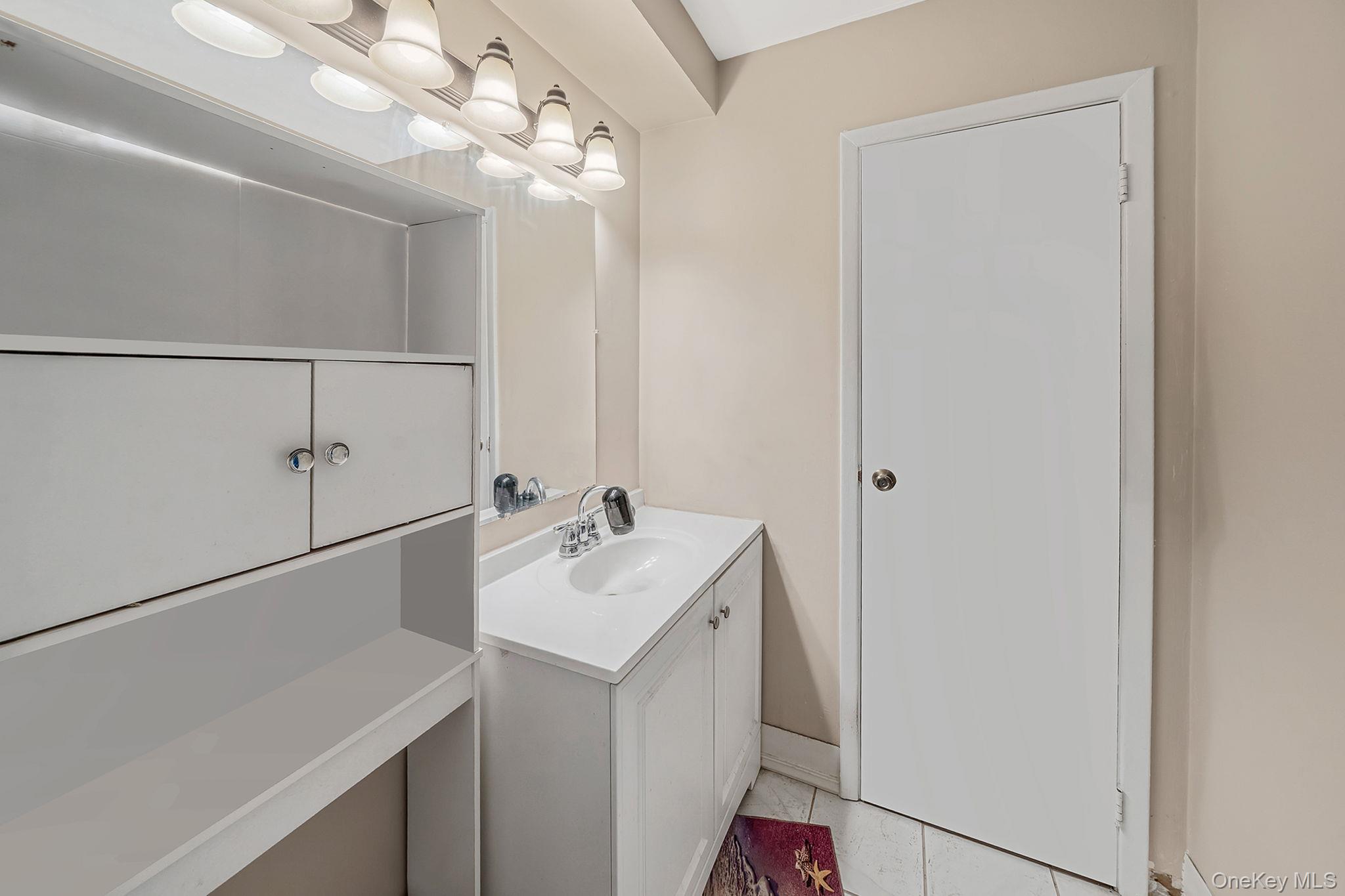 #14 photo, 222 Pointe Circle N, সাফোক কাউন্টি Coram , NY 11727