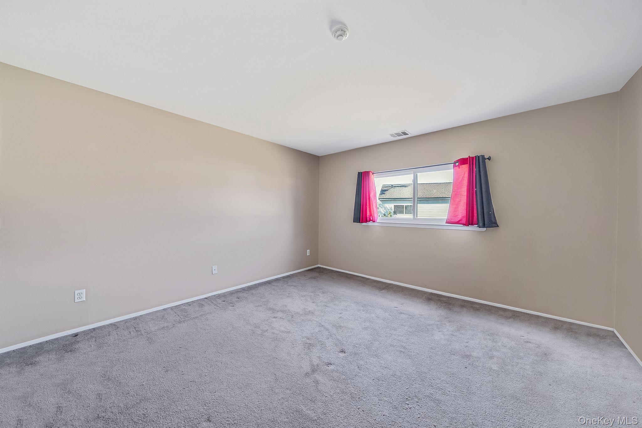 #5 photo, 222 Pointe Circle N, সাফোক কাউন্টি Coram , NY 11727