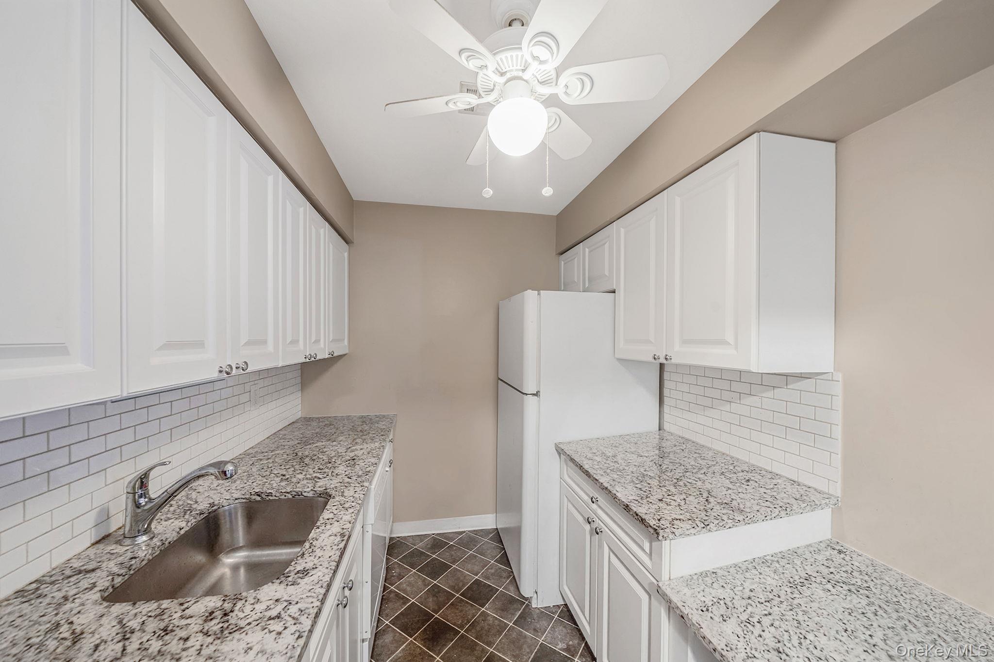 #9 photo, 222 Pointe Circle N, সাফোক কাউন্টি Coram , NY 11727