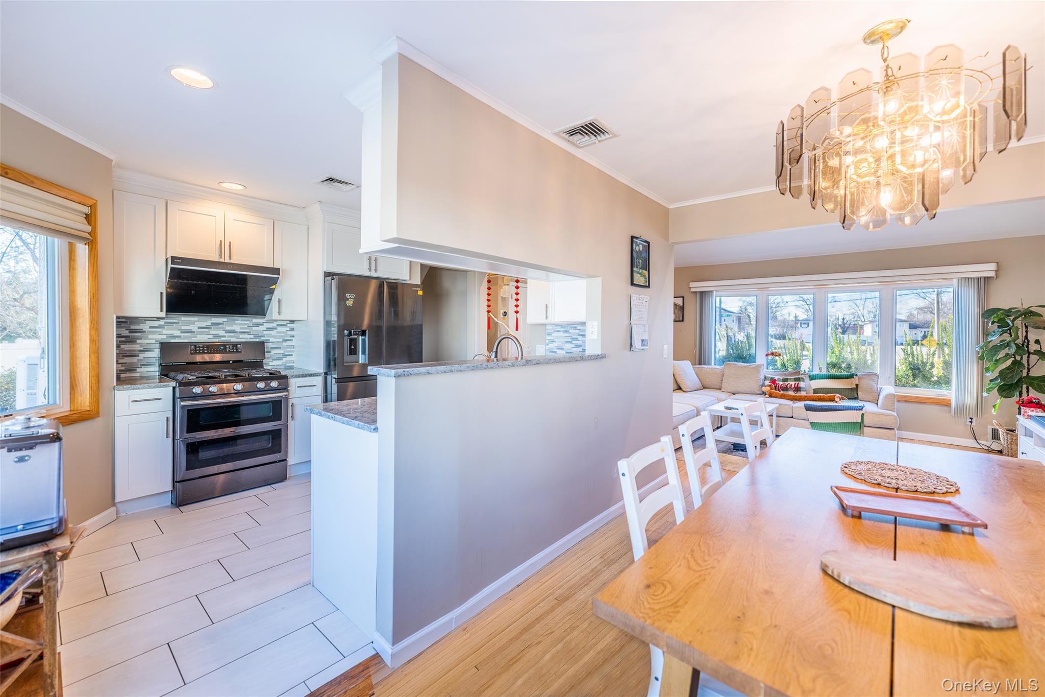 #12 photo, 22 Forest Drive, Plainview , NY 11803