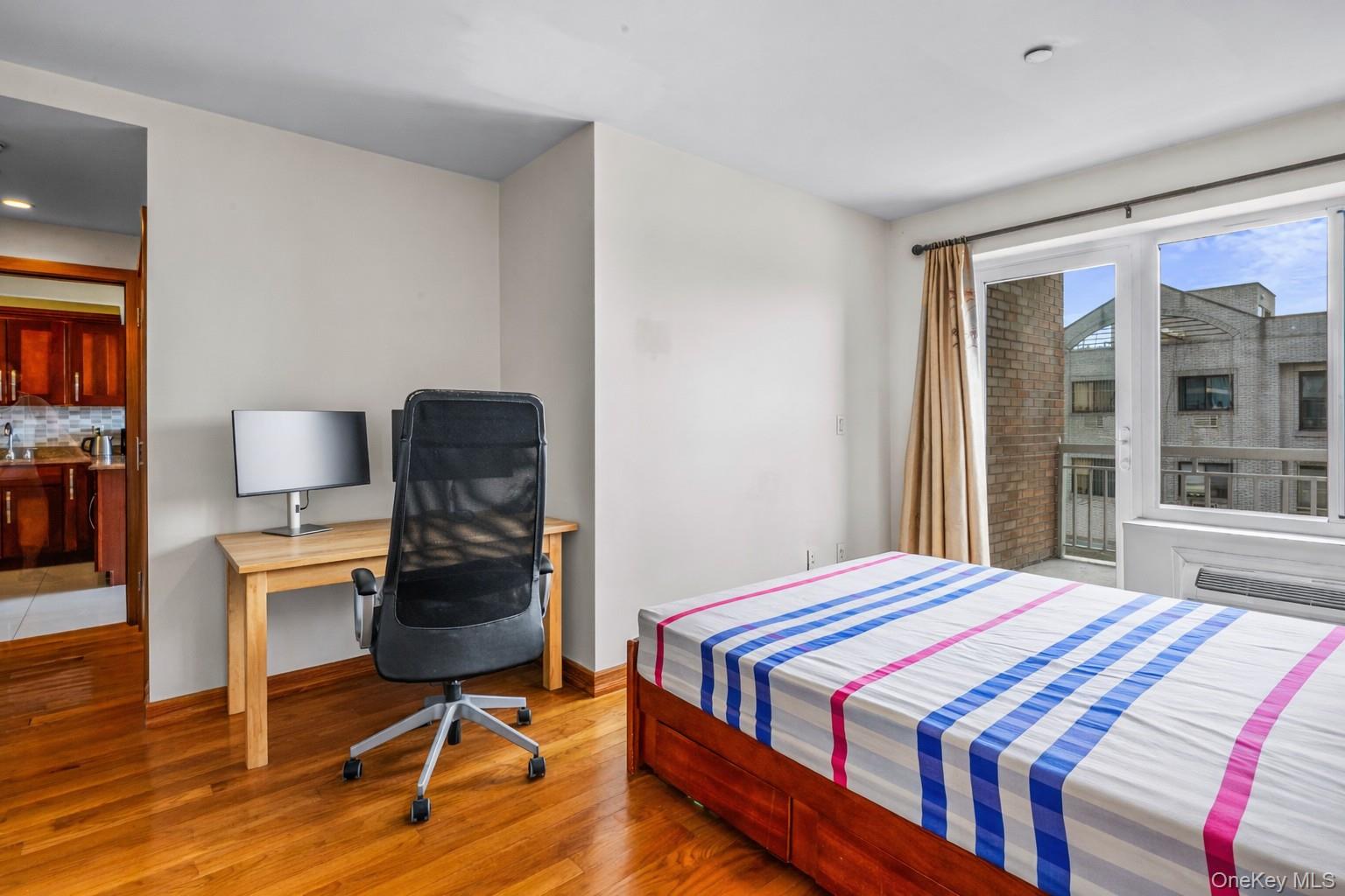 #11 photo, 3717 111th Street, কুইন্‌স Corona , NY 11368