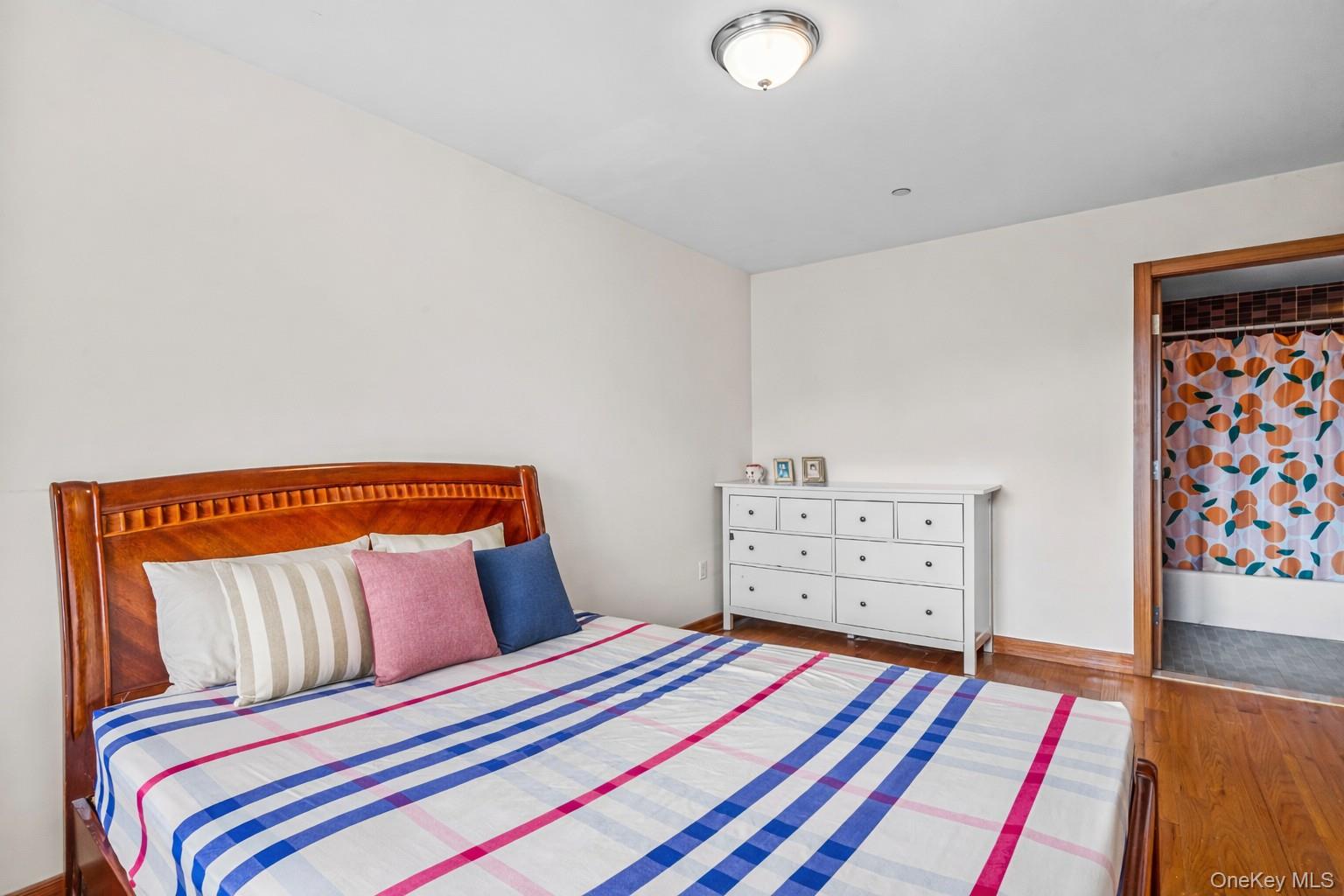 #12 photo, 3717 111th Street, কুইন্‌স Corona , NY 11368