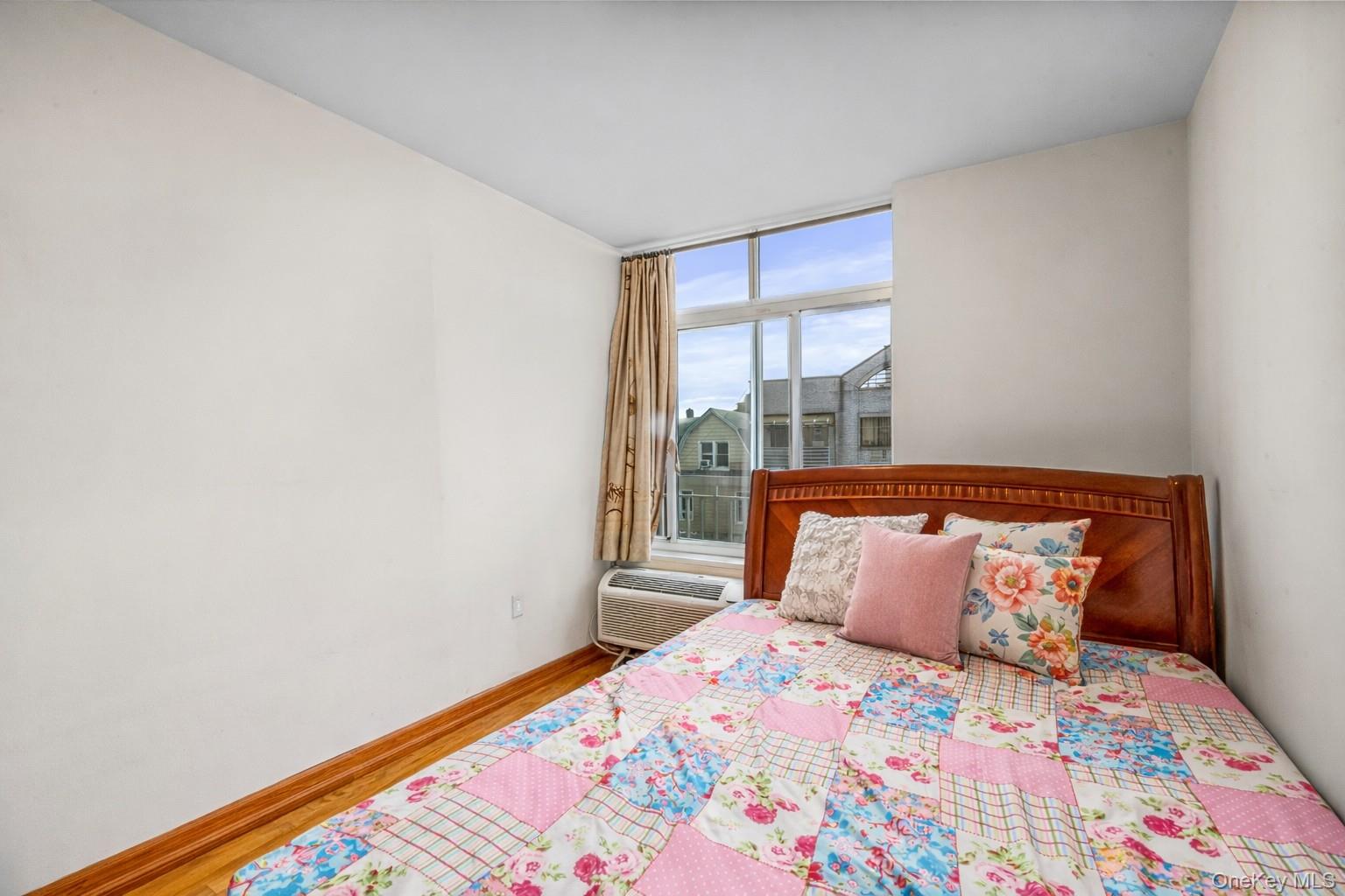 #15 photo, 3717 111th Street, কুইন্‌স Corona , NY 11368