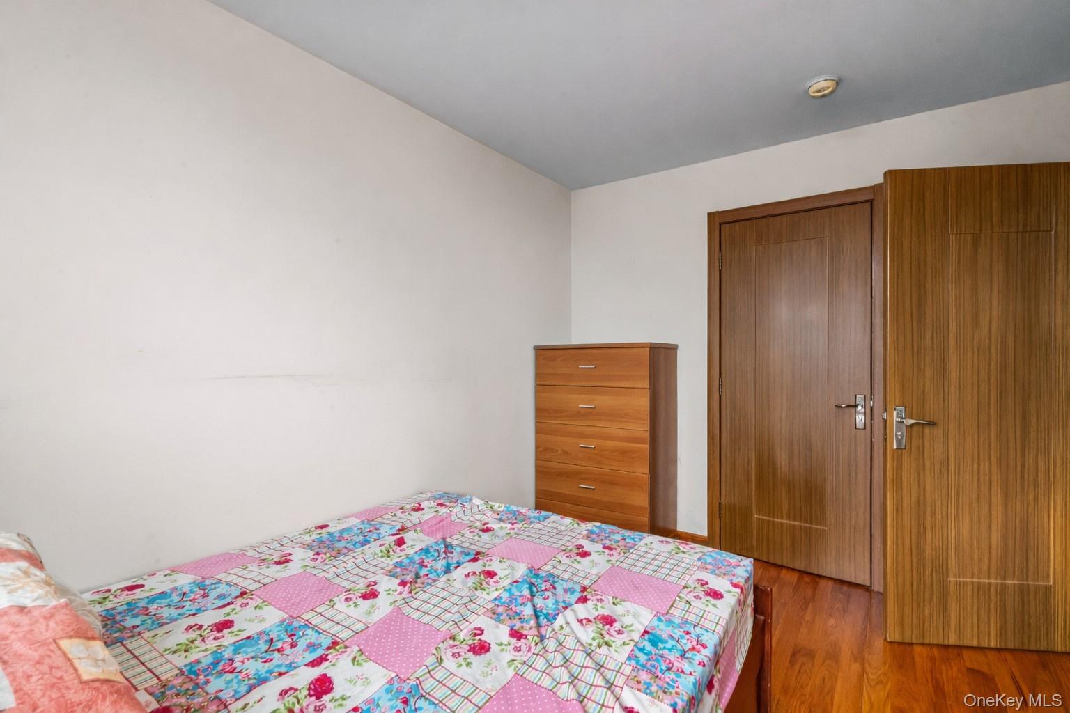 #16 photo, 3717 111th Street, কুইন্‌স Corona , NY 11368