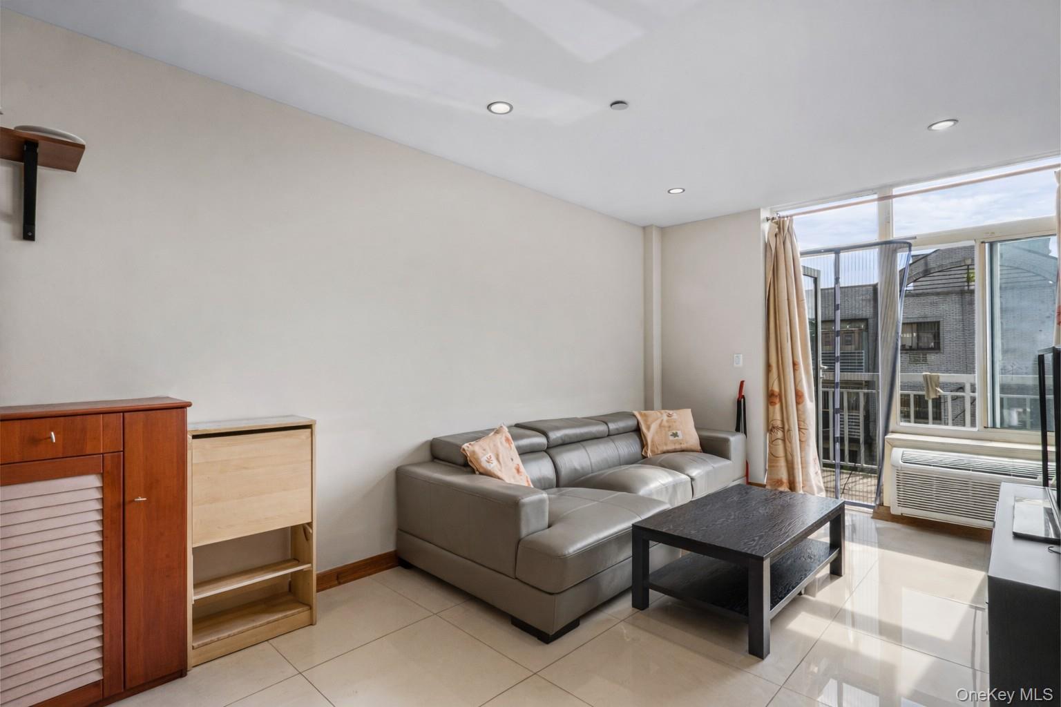 #3 photo, 3717 111th Street, কুইন্‌স Corona , NY 11368