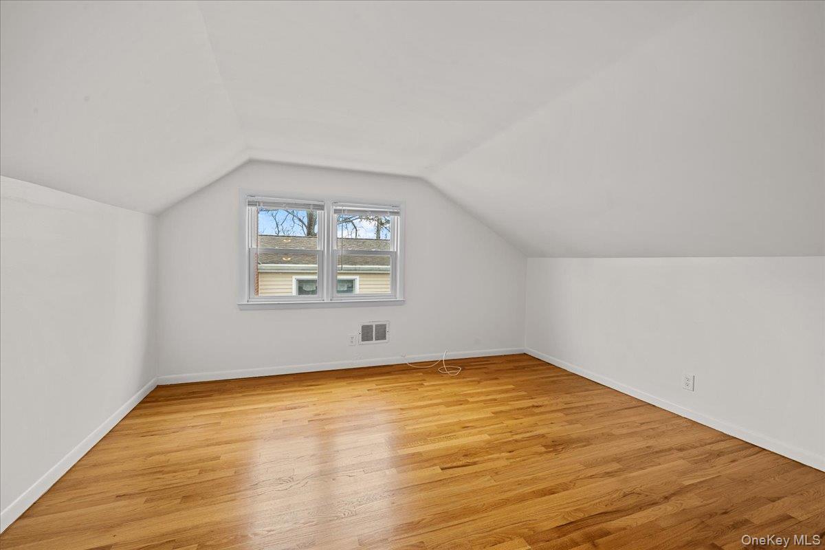 #19 photo, 73 Ewart Street, Scarsdale , NY 10583