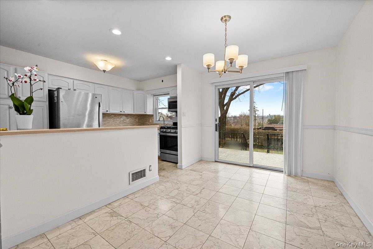 #8 photo, 73 Ewart Street, Scarsdale , NY 10583