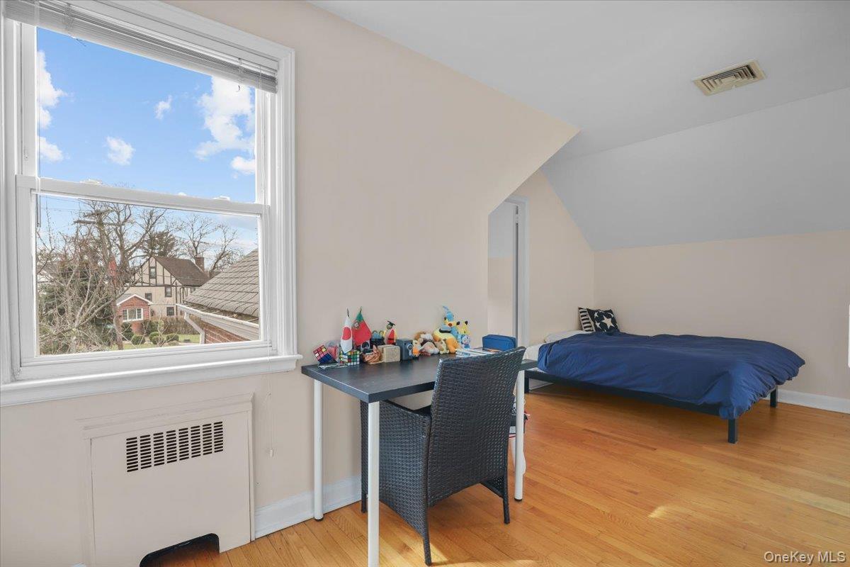 #14 photo, 10 Madison Road, Scarsdale , NY 10583