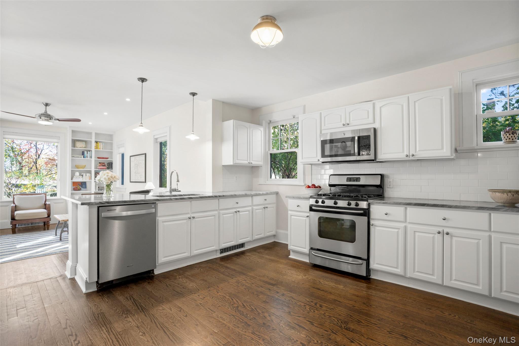 #10 photo, 75 Young Avenue, Pelham , NY 10803