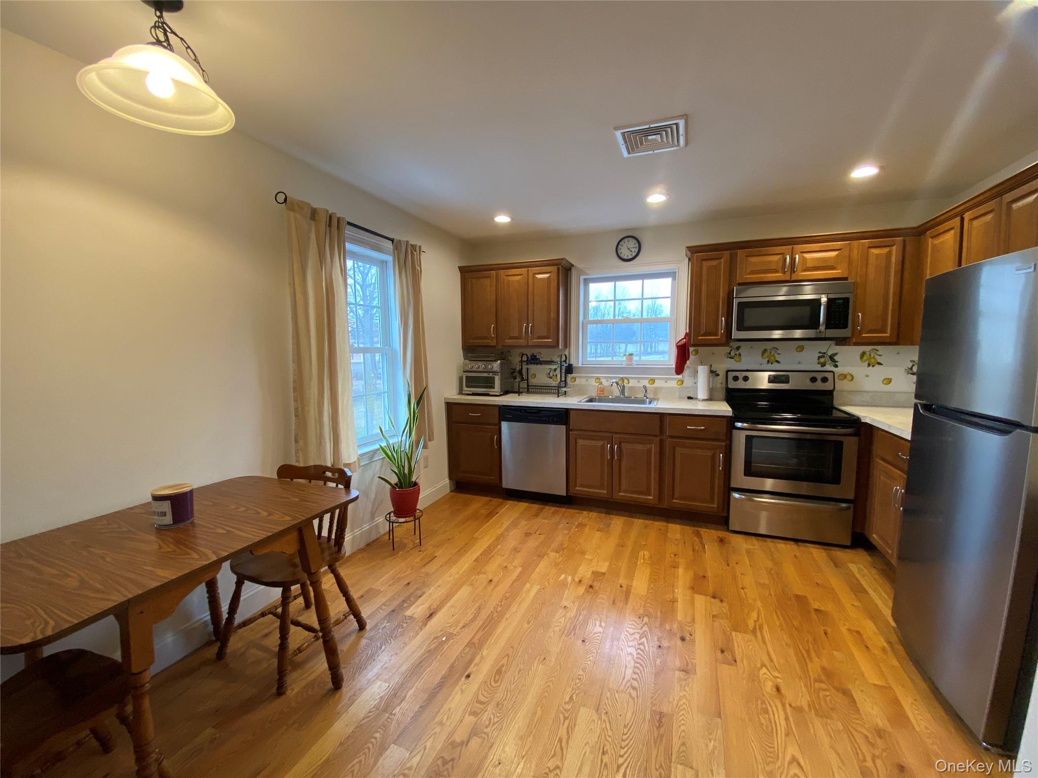 #4 photo, 27 N Main Street, Florida , NY 10921