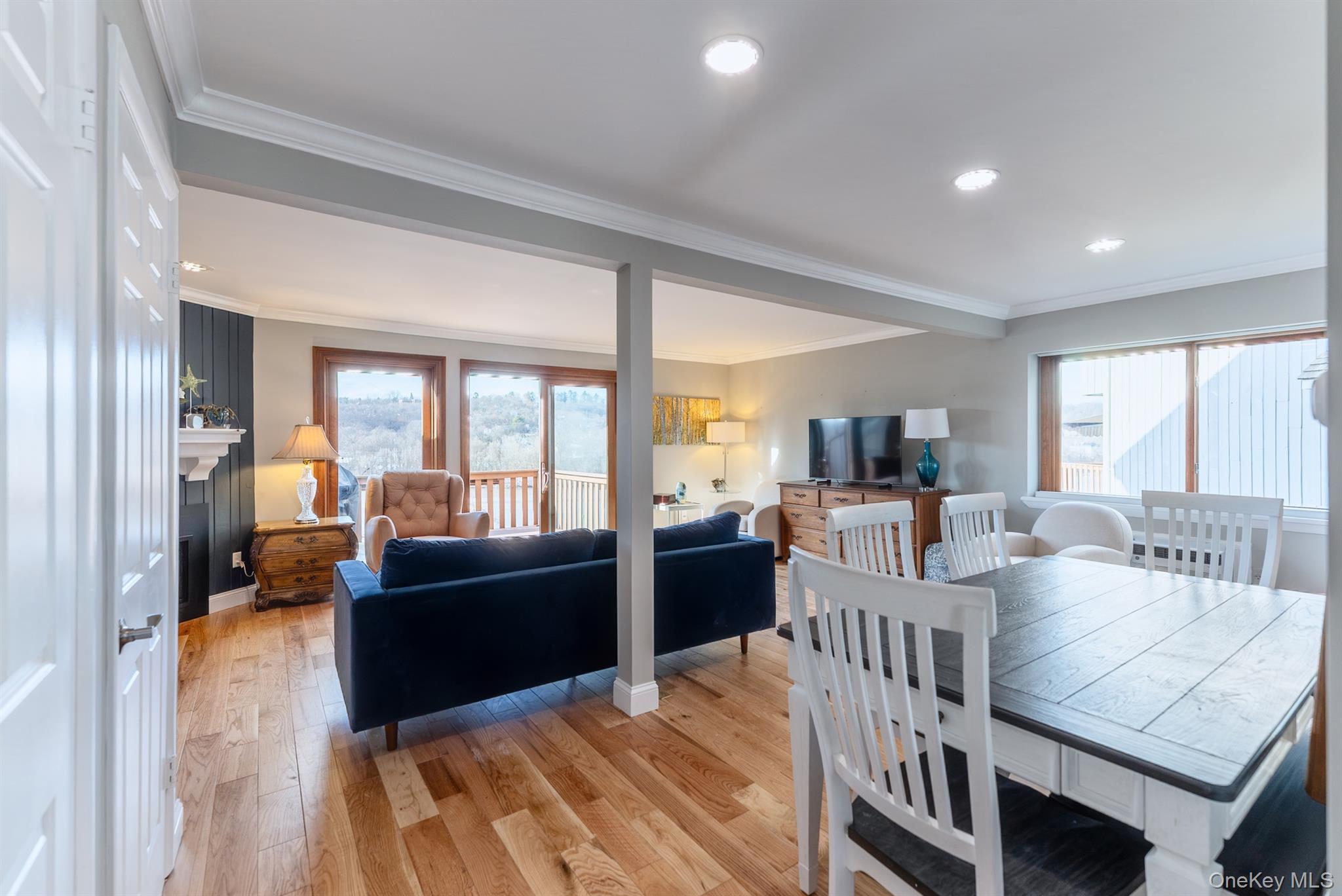 #10 photo, 10 Rondout Harbor, Port Ewen , NY 12466