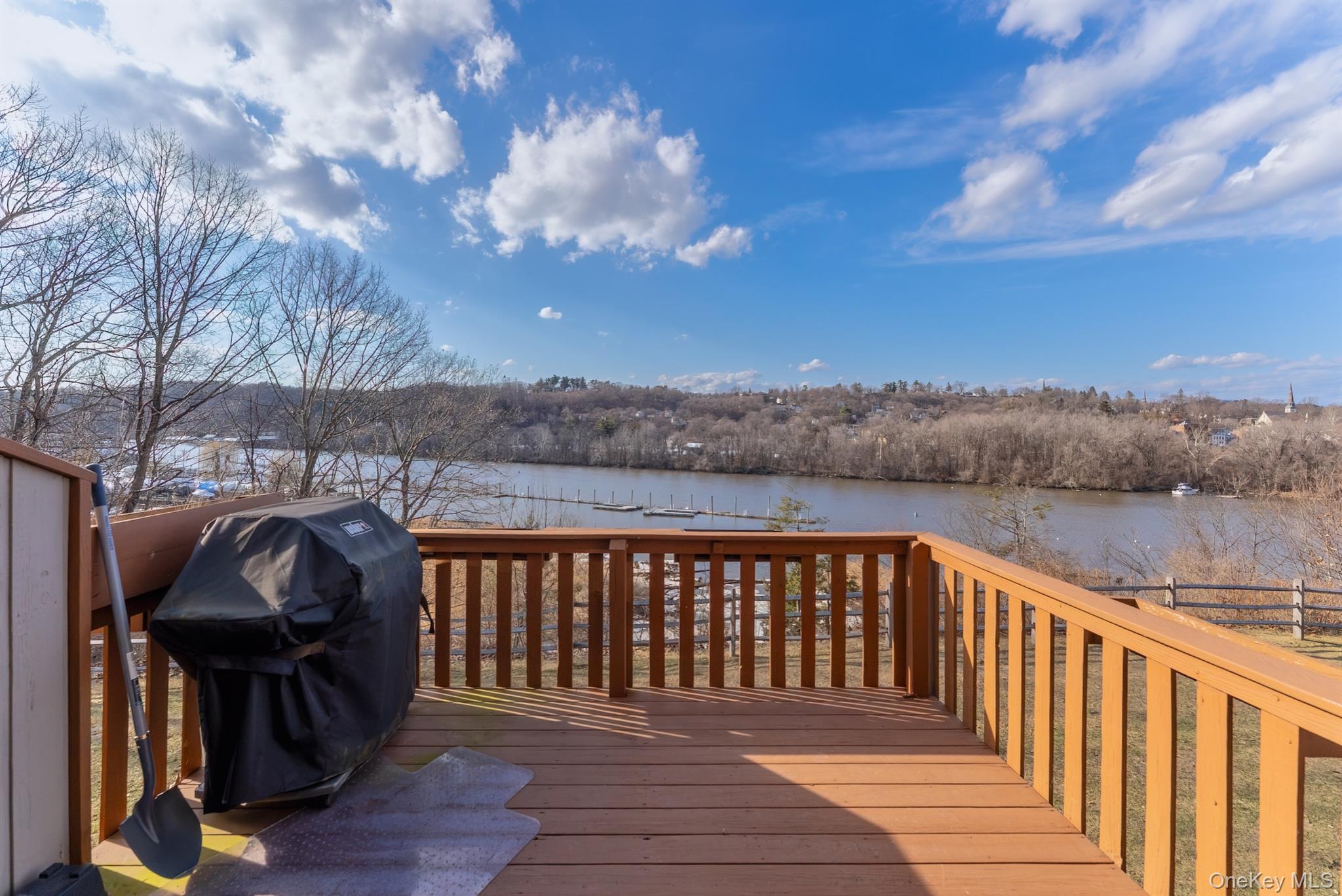 #17 photo, 10 Rondout Harbor, Port Ewen , NY 12466