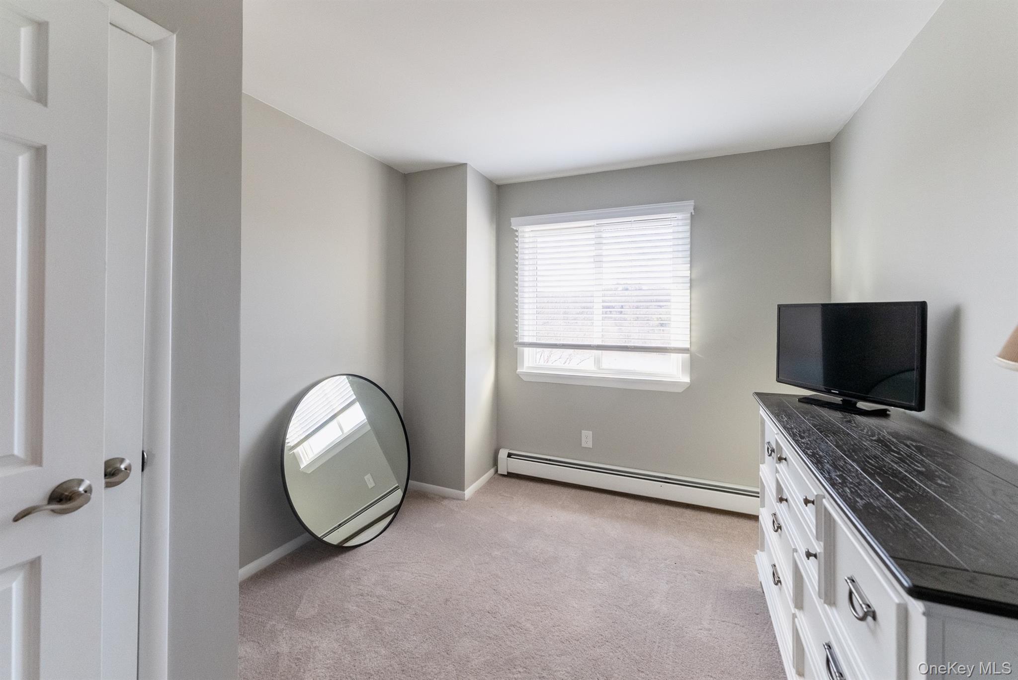 #20 photo, 10 Rondout Harbor, Port Ewen , NY 12466