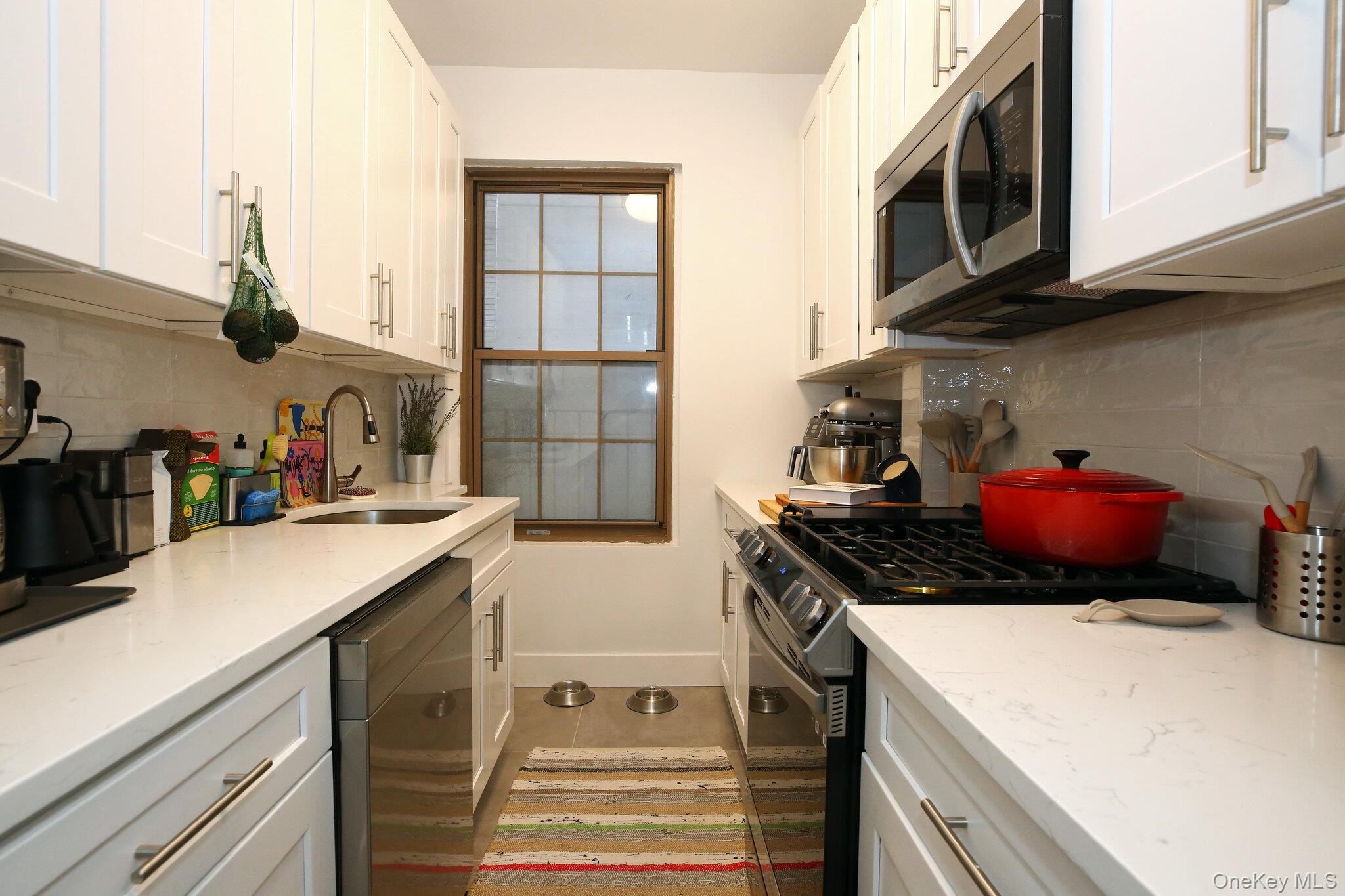 #2 photo, 1100 Grand Concourse, ব্রঙ্কস Bronx , NY 10456