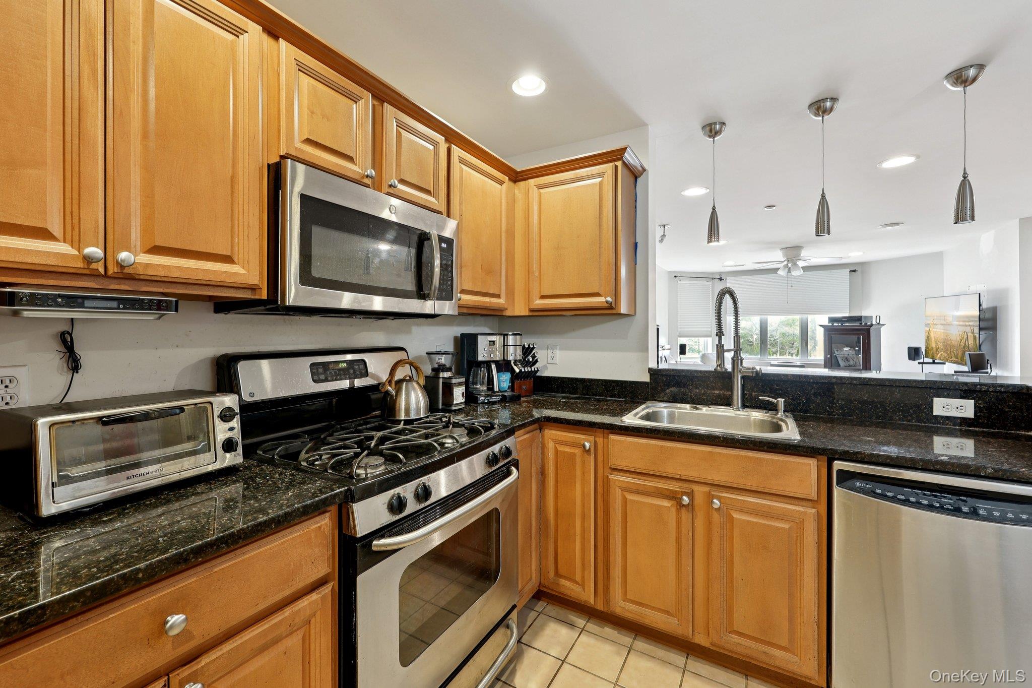 #6 photo, 1220 Round Pointe Drive, Haverstraw , NY 10927