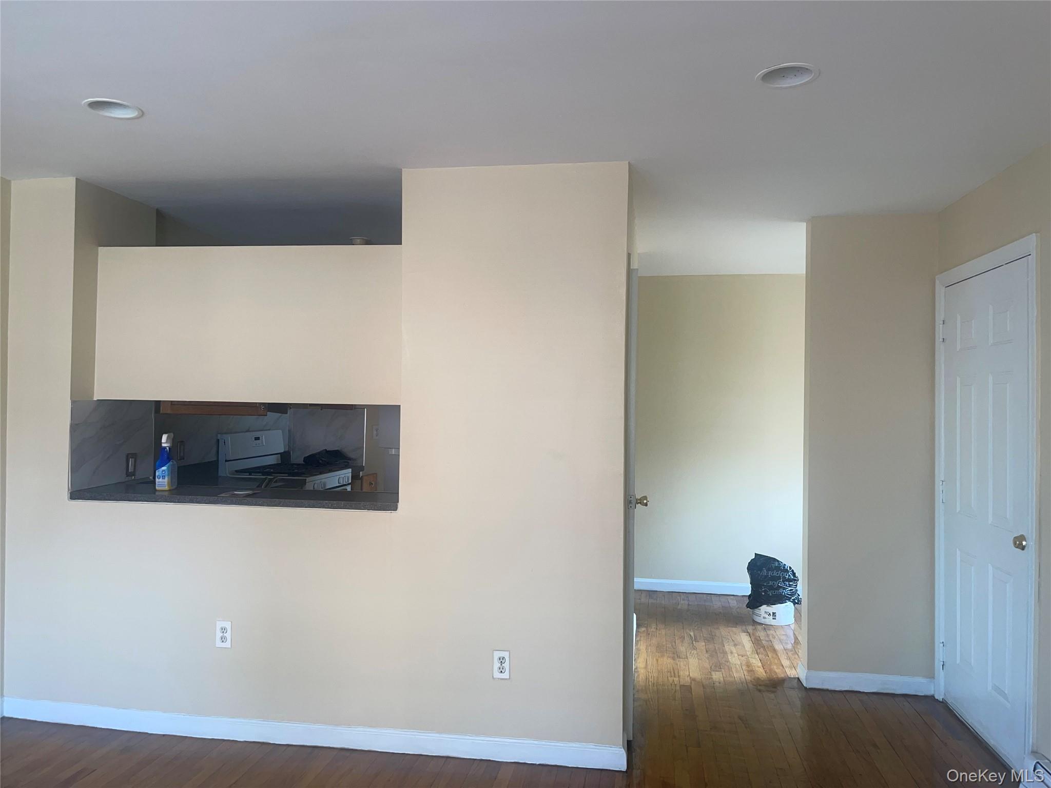 #10 photo, 405 Essex Street, ব্রুকলিন Brooklyn , NY 11208