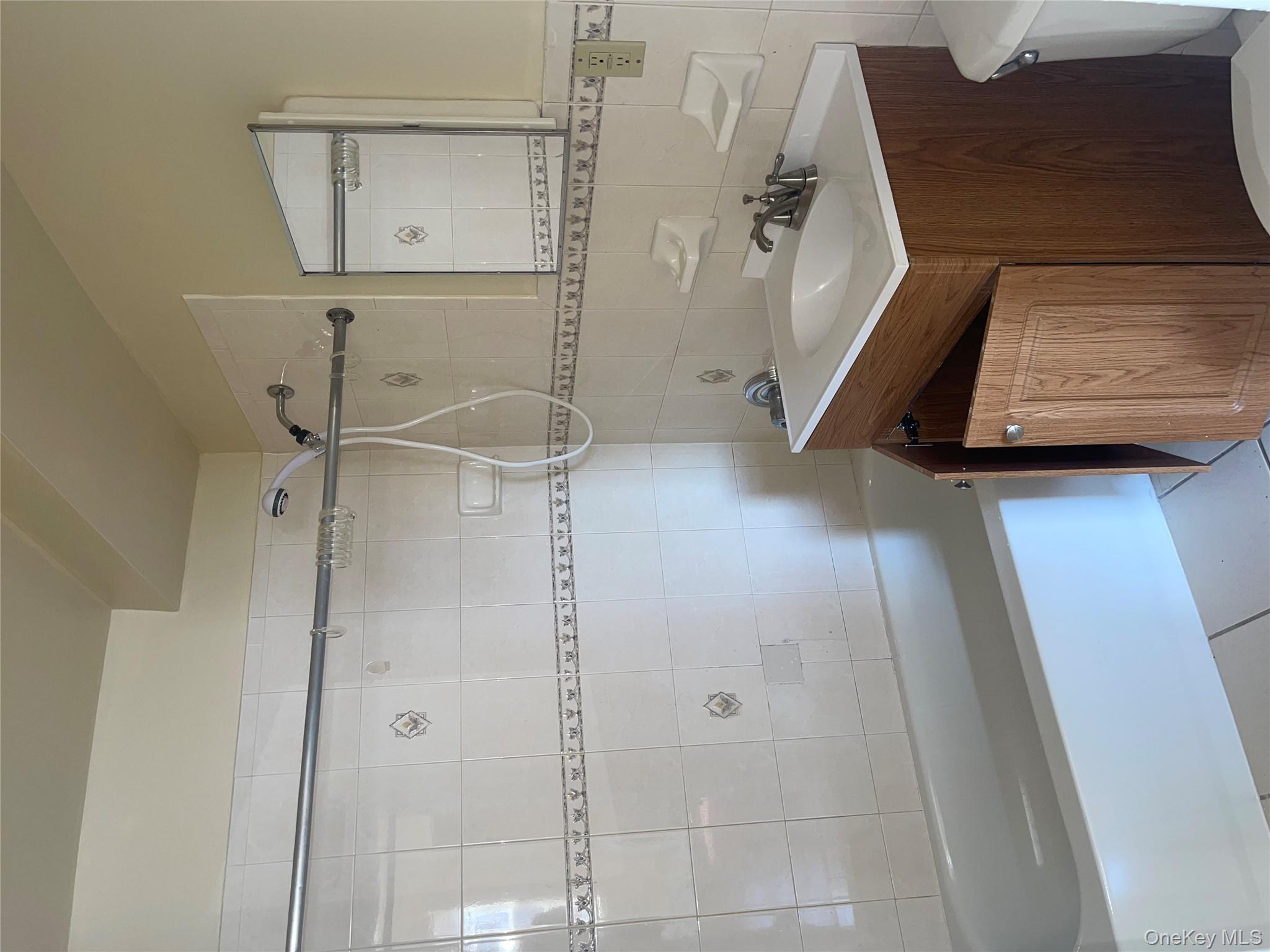 #14 photo, 405 Essex Street, ব্রুকলিন Brooklyn , NY 11208