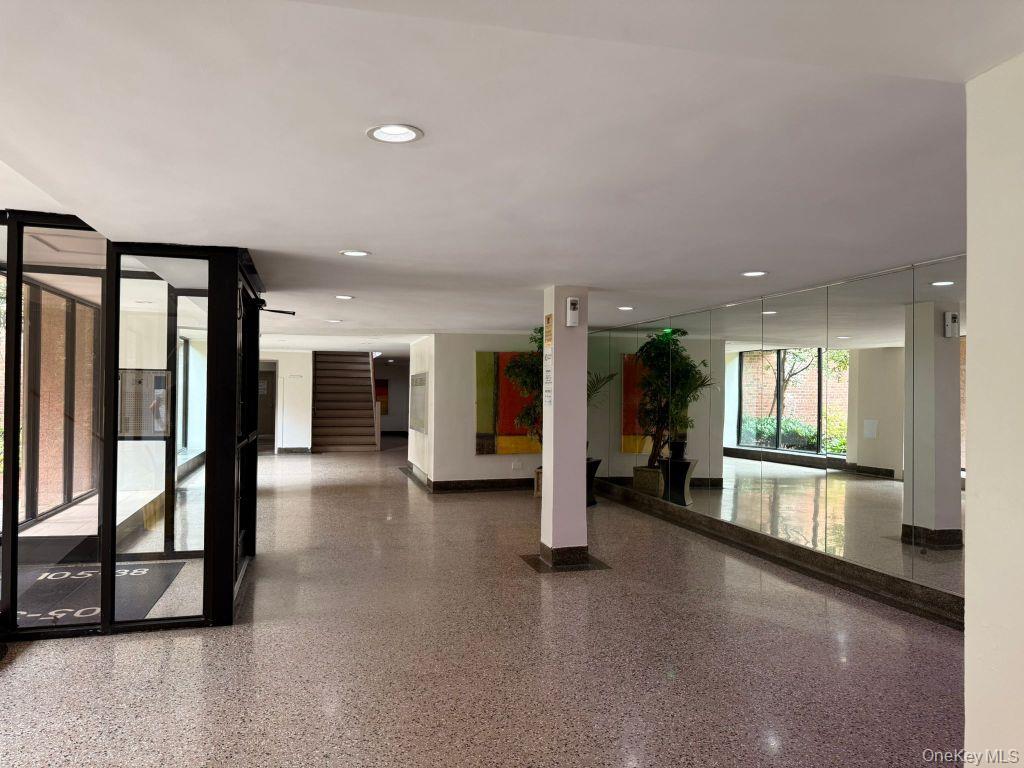 #5 photo, 105-37 65th Avenue, 뉴욕퀸즈 Forest Hills , NY 11375