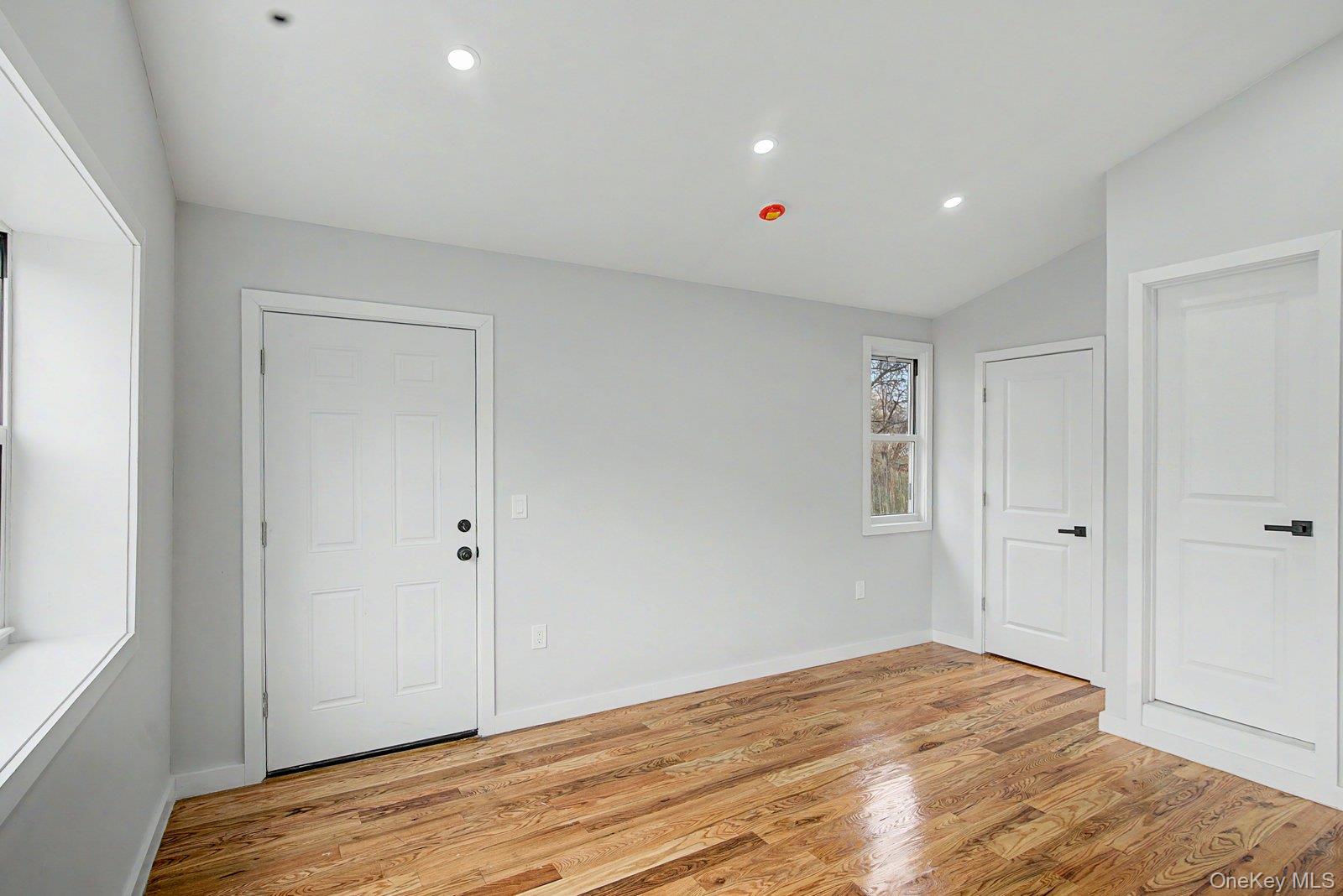 #11 photo, 19 West side Avenue, 東長島 海湾 Bay Shore , NY 11706