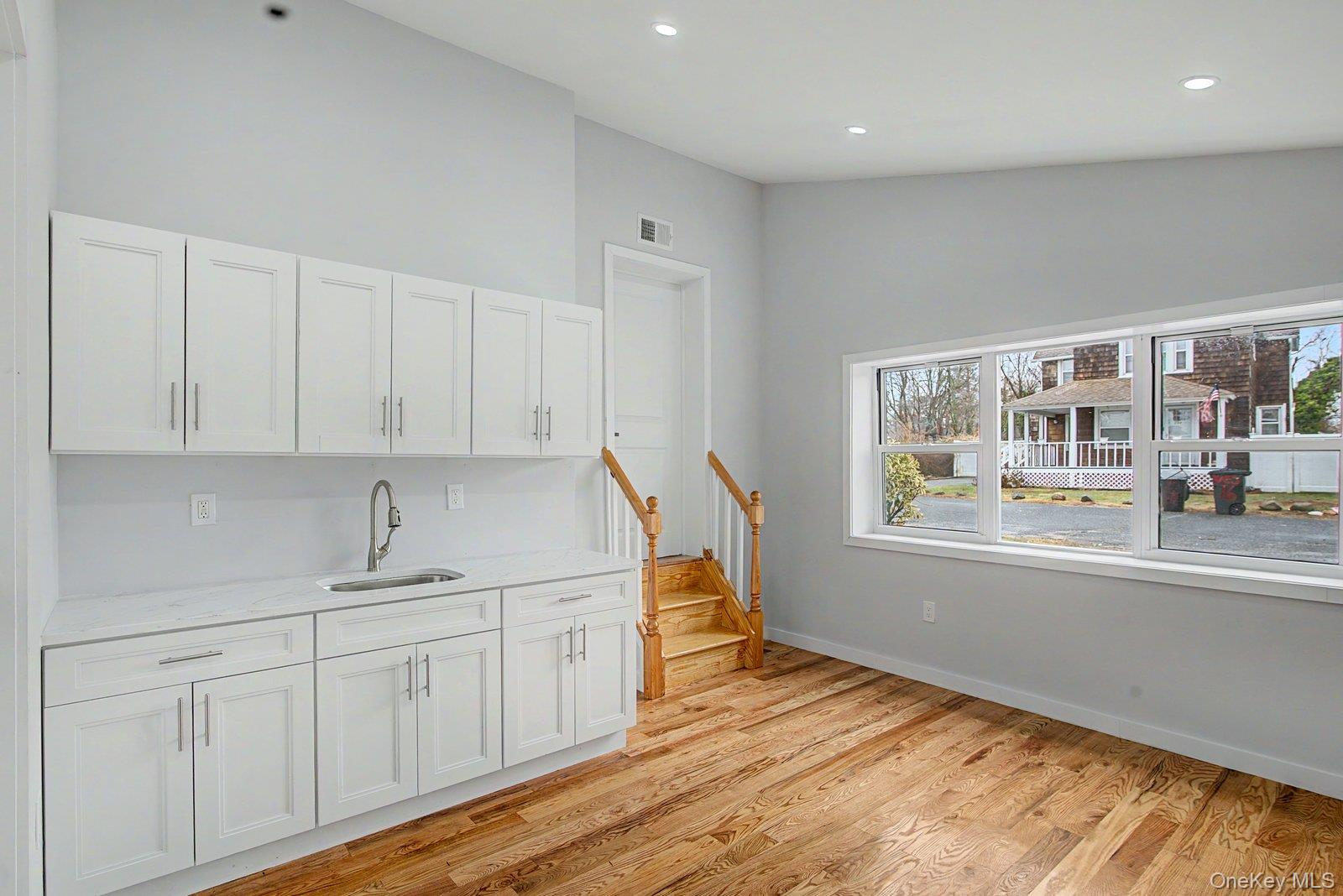 #12 photo, 19 West side Avenue, 東長島 海湾 Bay Shore , NY 11706