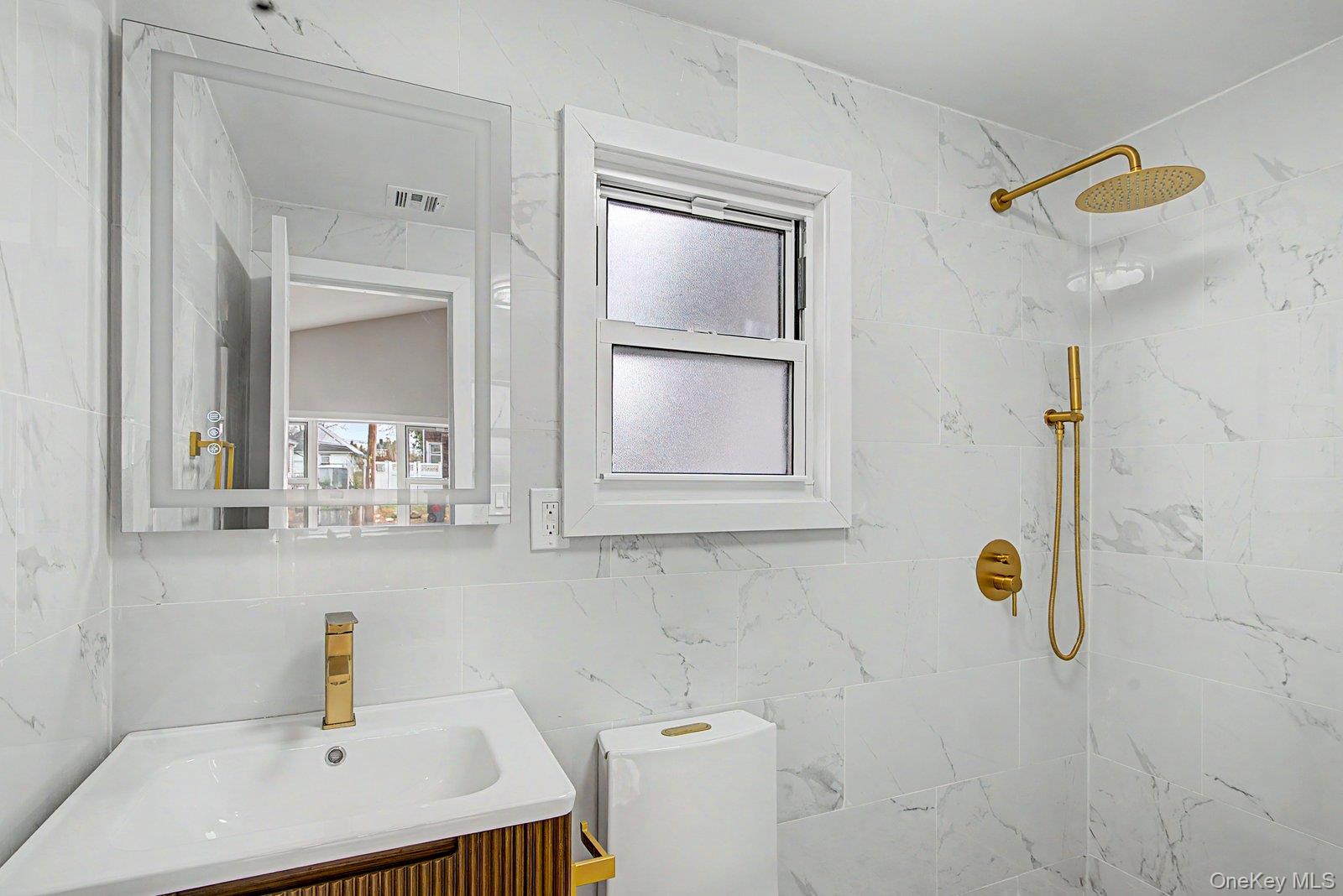 #14 photo, 19 West side Avenue, 東長島 海湾 Bay Shore , NY 11706