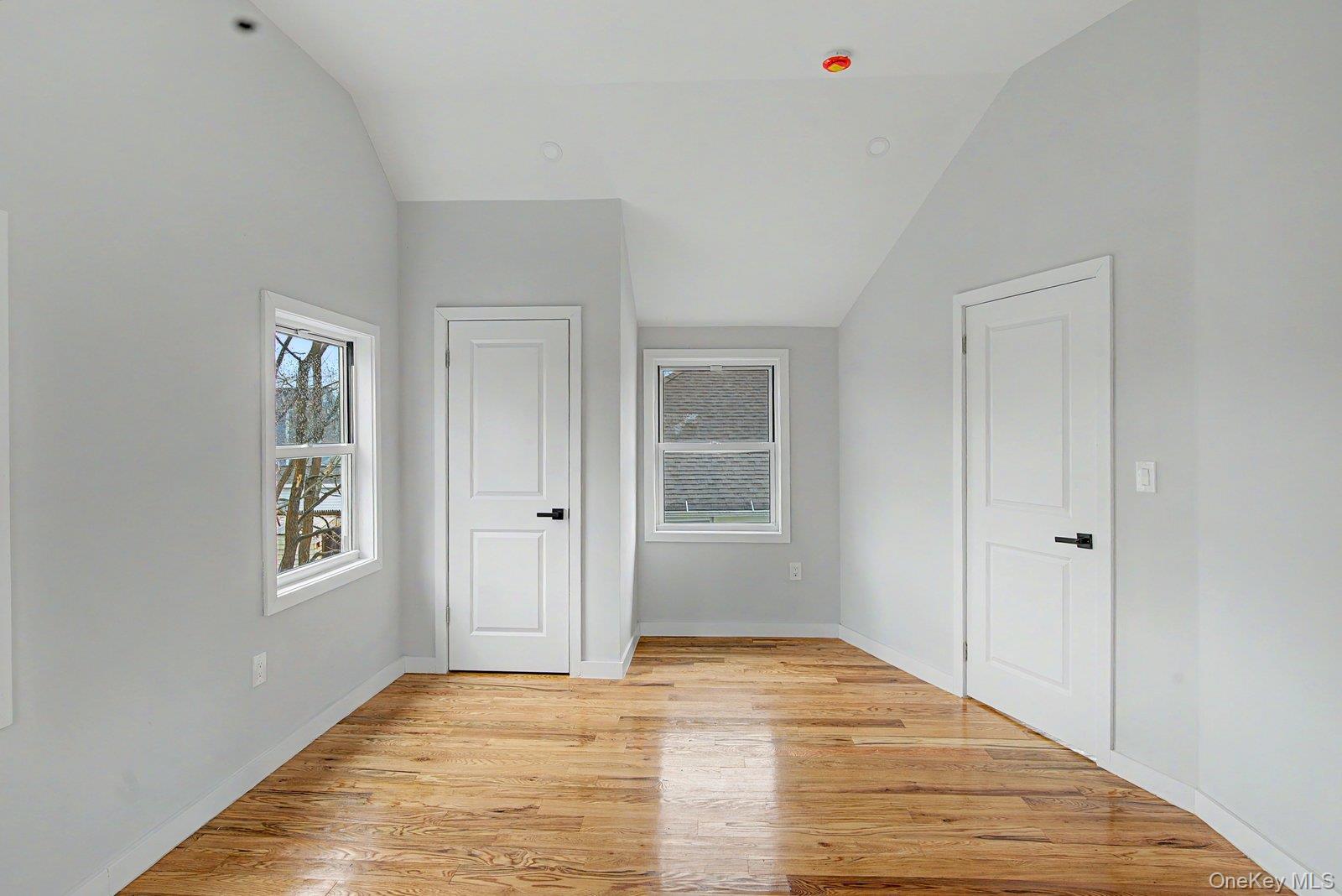 #16 photo, 19 West side Avenue, 東長島 海湾 Bay Shore , NY 11706