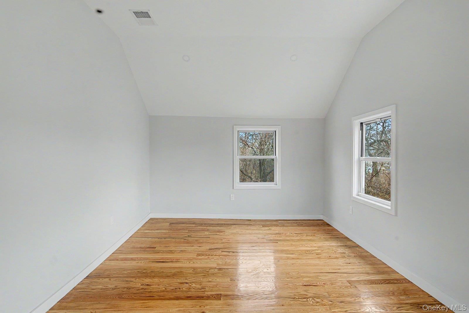 #17 photo, 19 West side Avenue, 東長島 海湾 Bay Shore , NY 11706