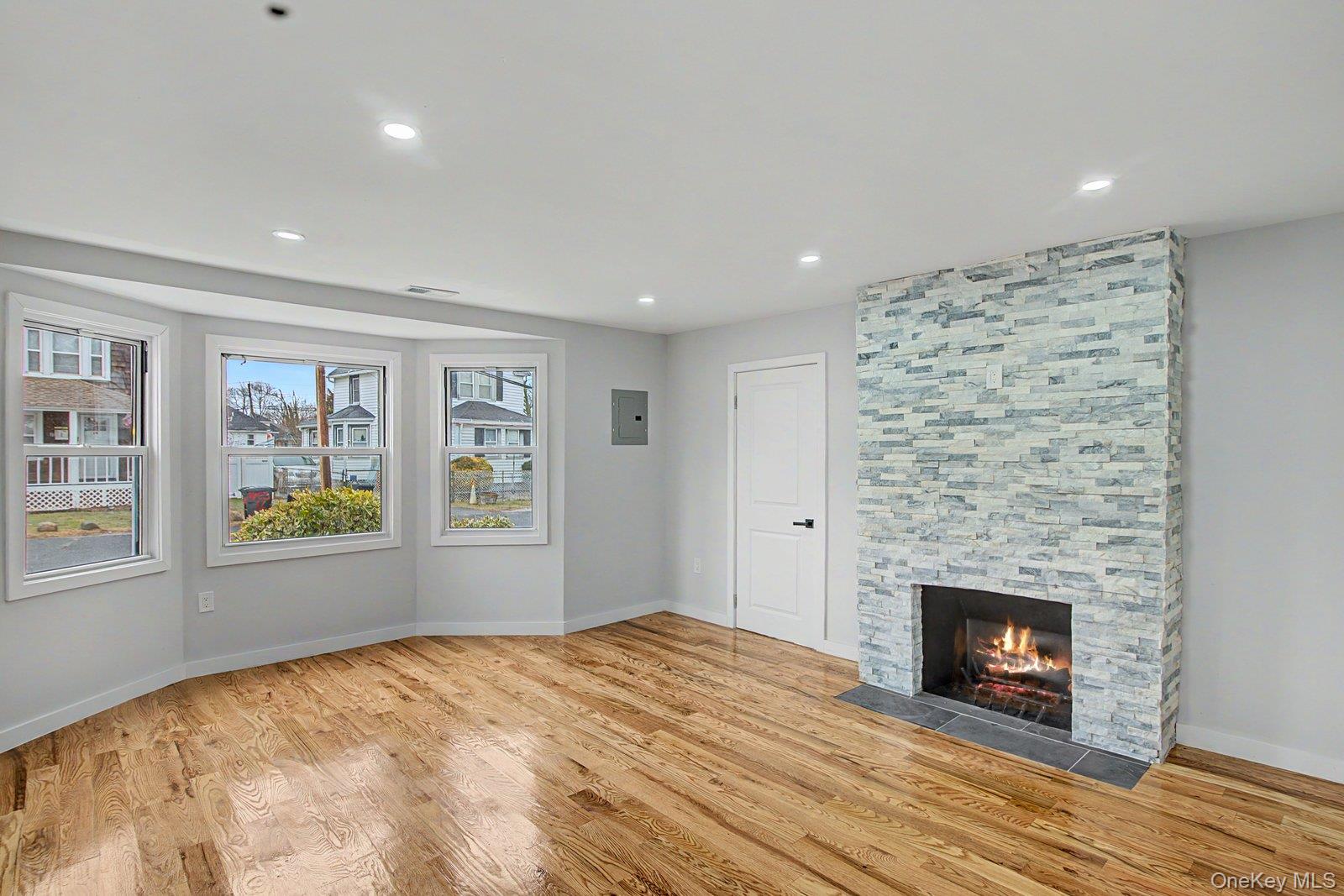 #4 photo, 19 West side Avenue, 東長島 海湾 Bay Shore , NY 11706