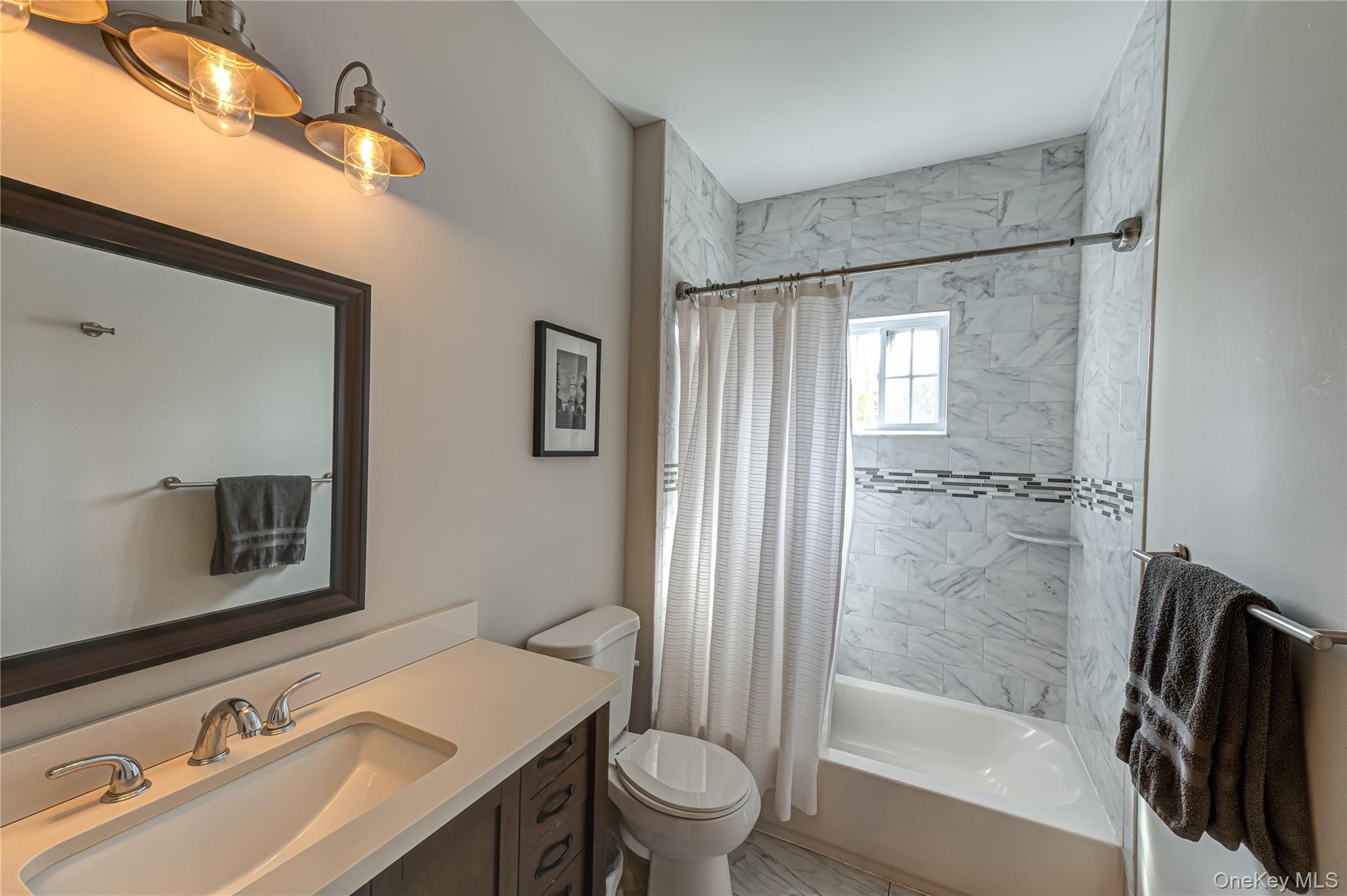 #13 photo, 456 Pine Acres Boulevard, সাফোক কাউন্টি Brightwaters , NY 11718