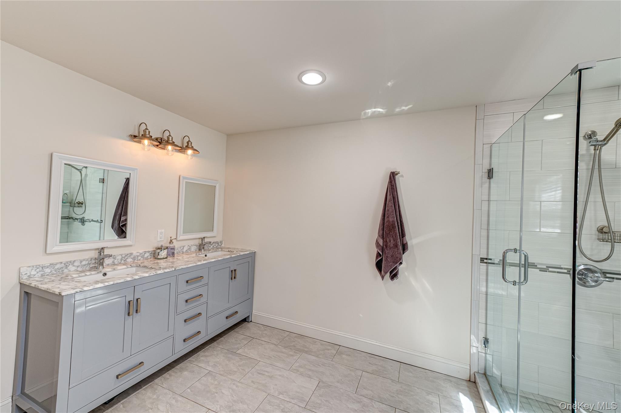 #17 photo, 456 Pine Acres Boulevard, সাফোক কাউন্টি Brightwaters , NY 11718