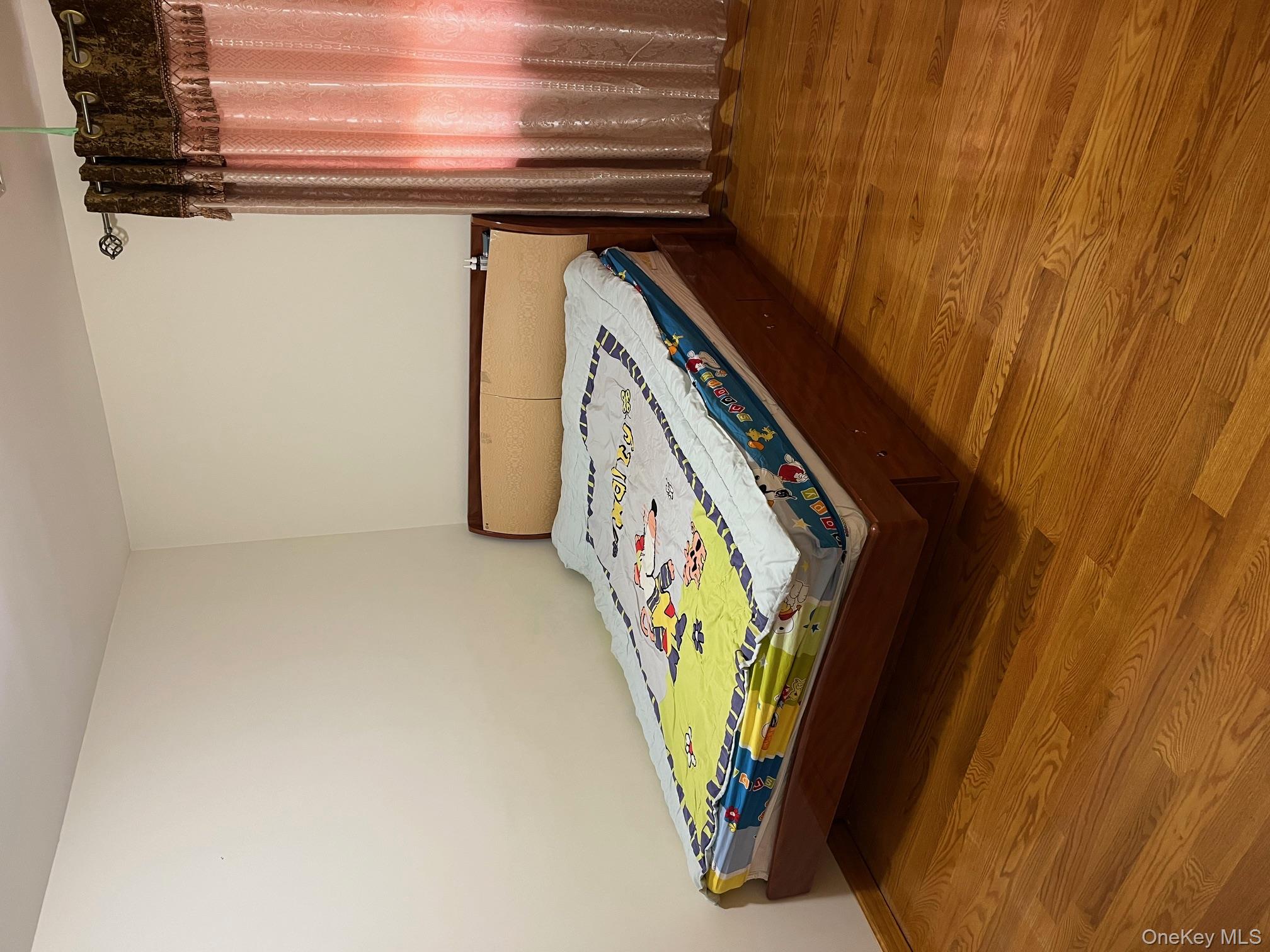 #13 photo, 70-10 172nd Street, Fresh Meadows , NY 11365