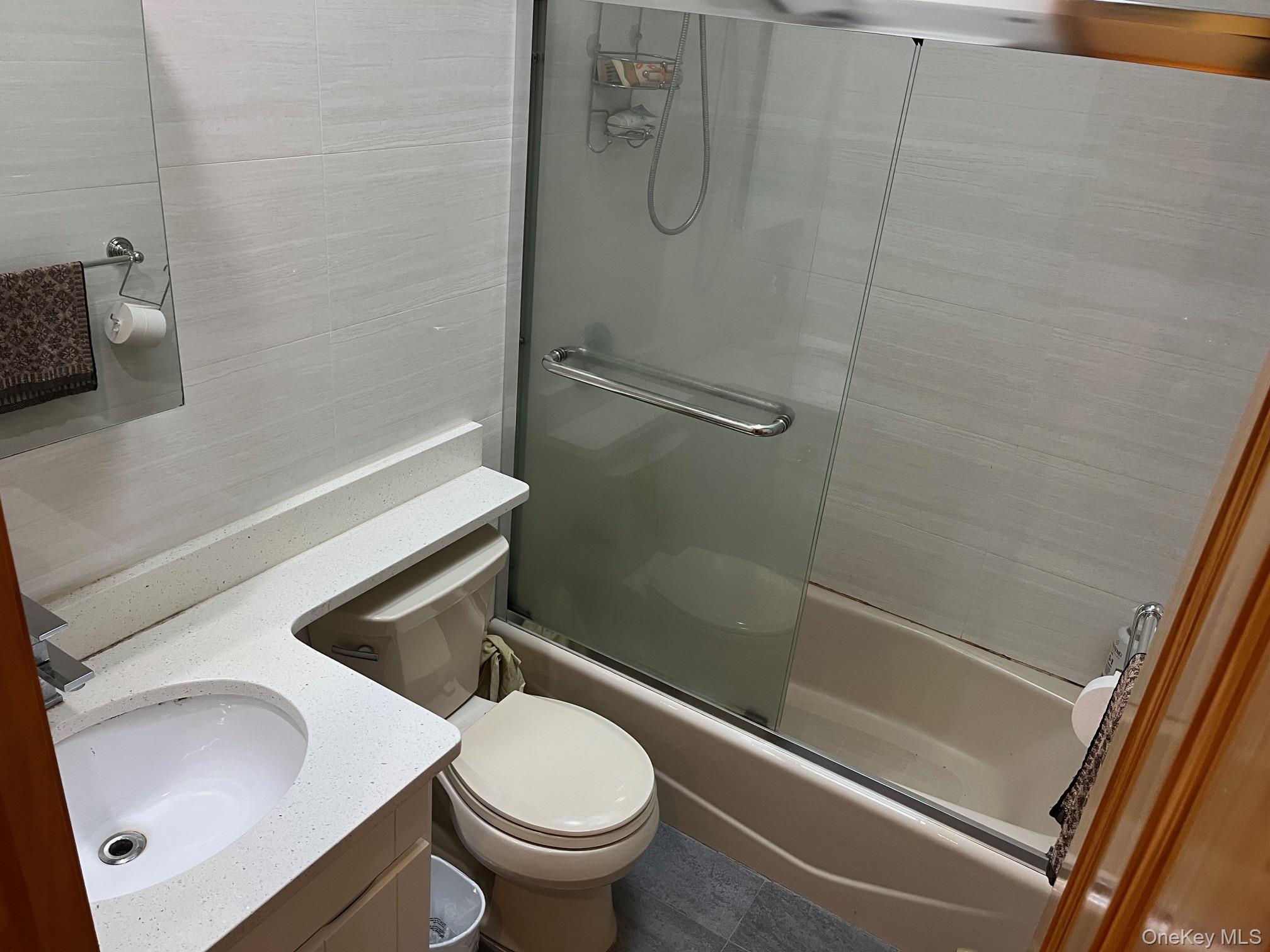 #14 photo, 70-10 172nd Street, Fresh Meadows , NY 11365