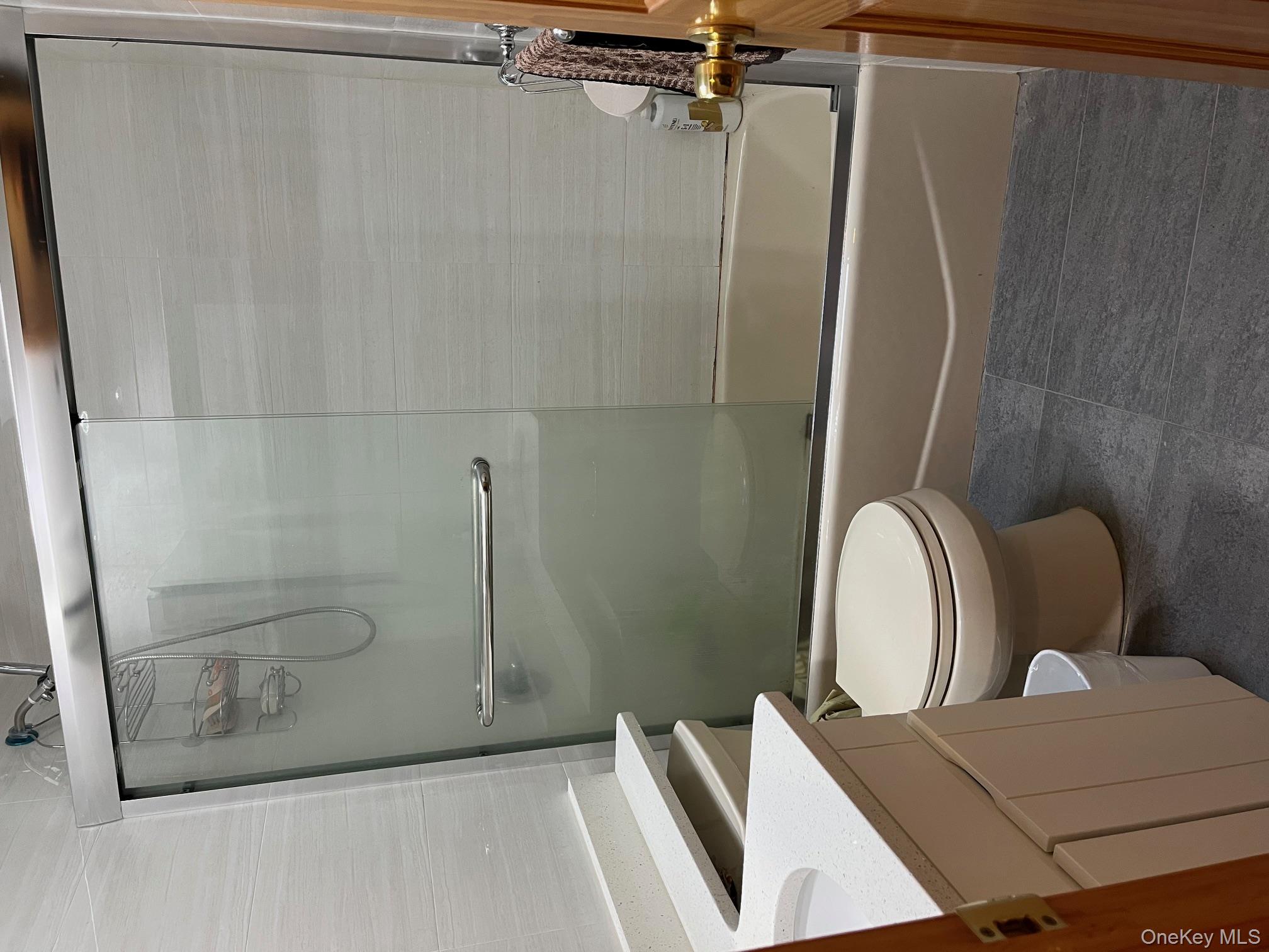 #16 photo, 70-10 172nd Street, Fresh Meadows , NY 11365