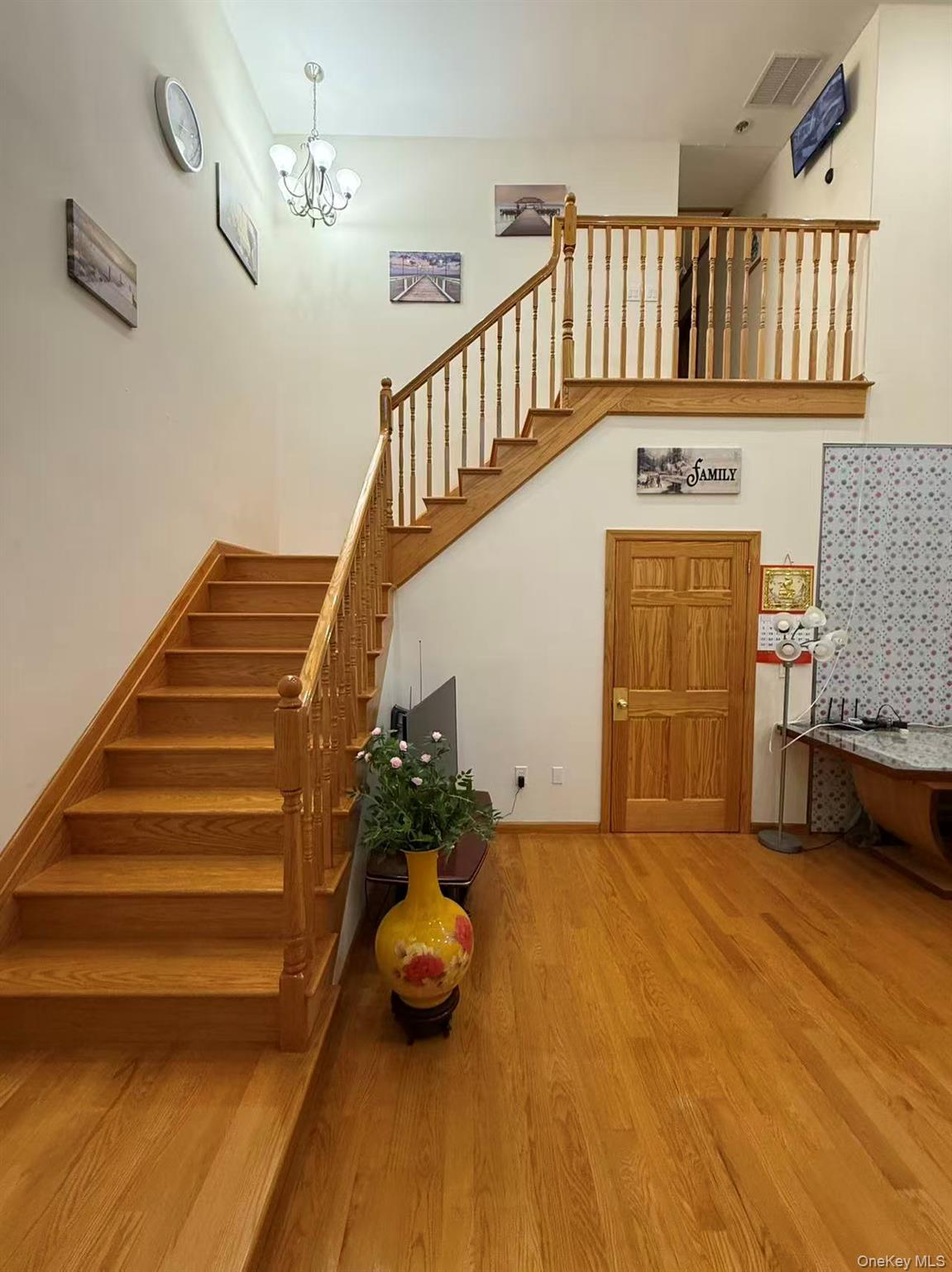 #3 photo, 70-10 172nd Street, Fresh Meadows , NY 11365