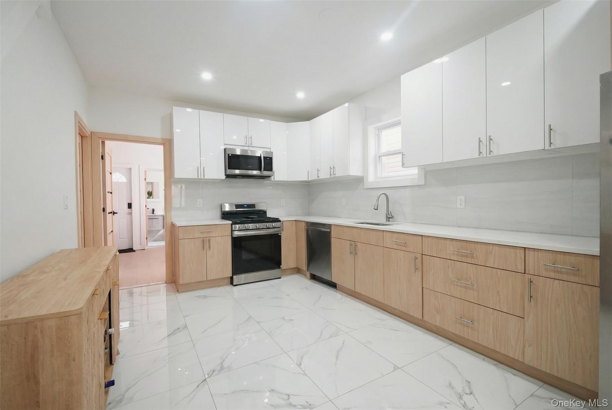 #4 photo, 837 E 49th Street, ব্রুকলিন Brooklyn , NY 11203