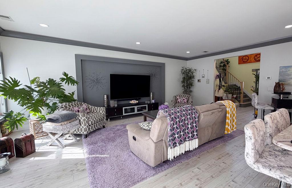 #8 photo, 110 Willow Wood Drive, Oakdale , NY 11769