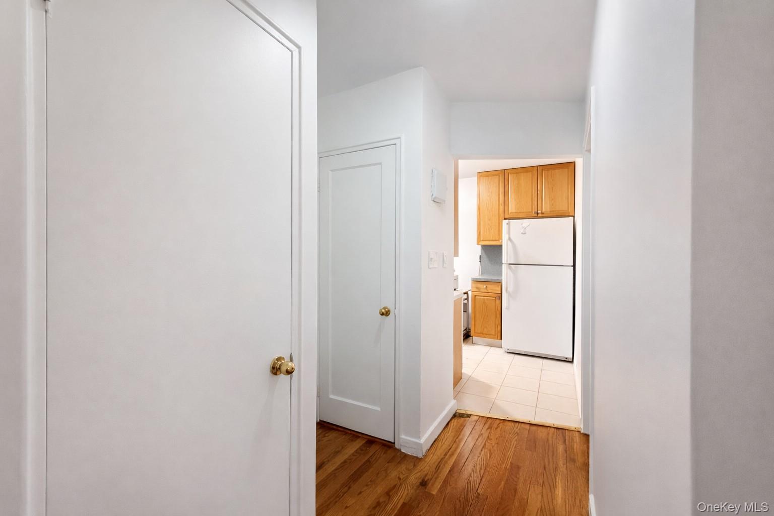 #2 photo, 260-11 Langstone Avenue, কুইন্‌স Glen Oaks , NY 11004