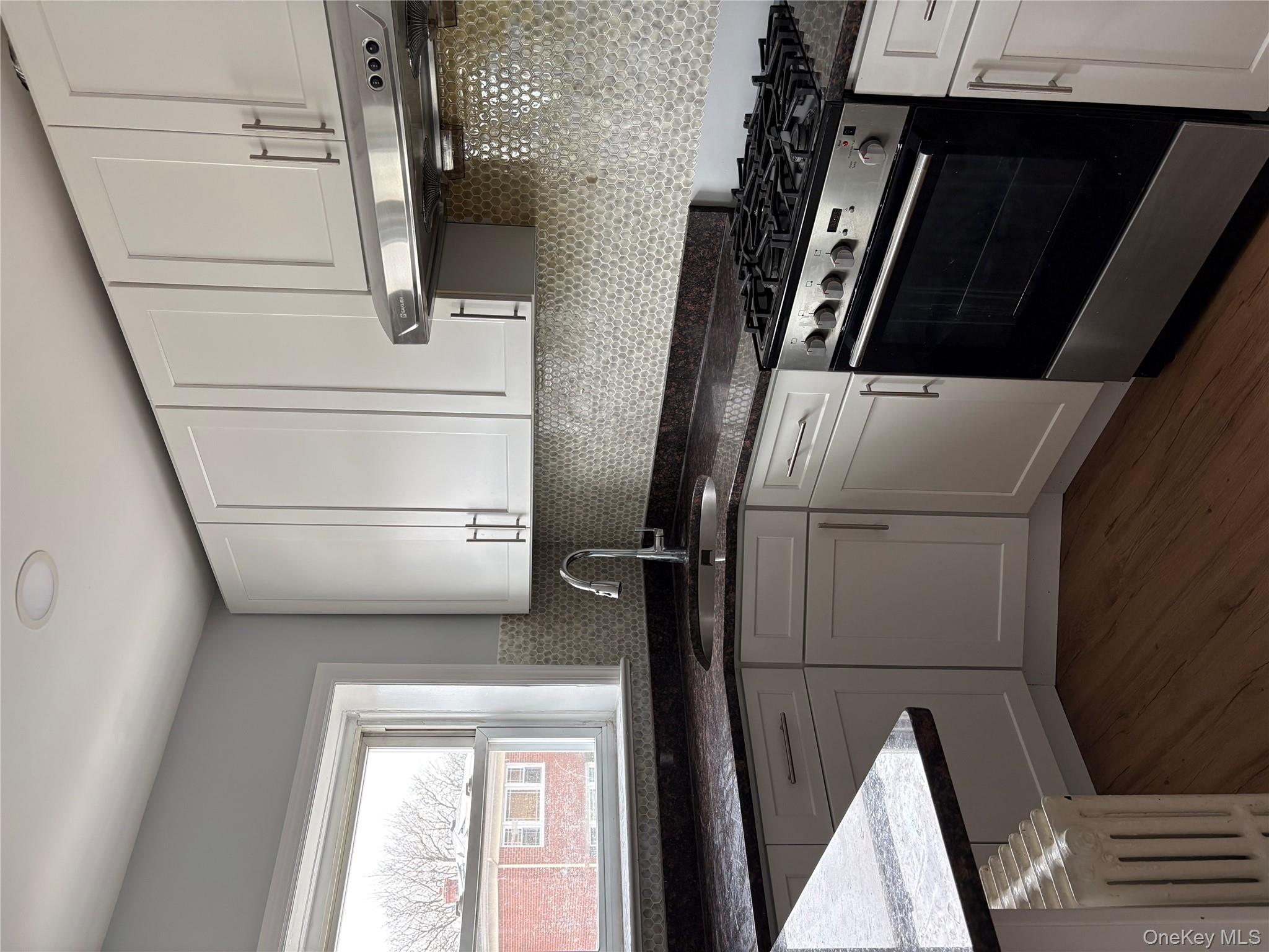 #4 photo, 270-01 Hillside Avenue, Floral Park , NY 11004