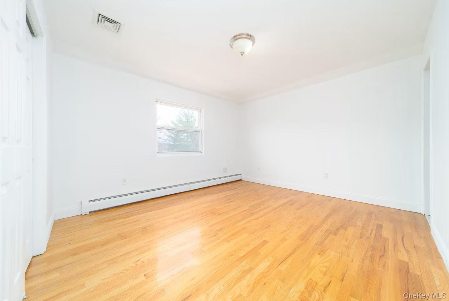 #17 photo, 1423 116th Street, কুইন্‌স College Point , NY 11356