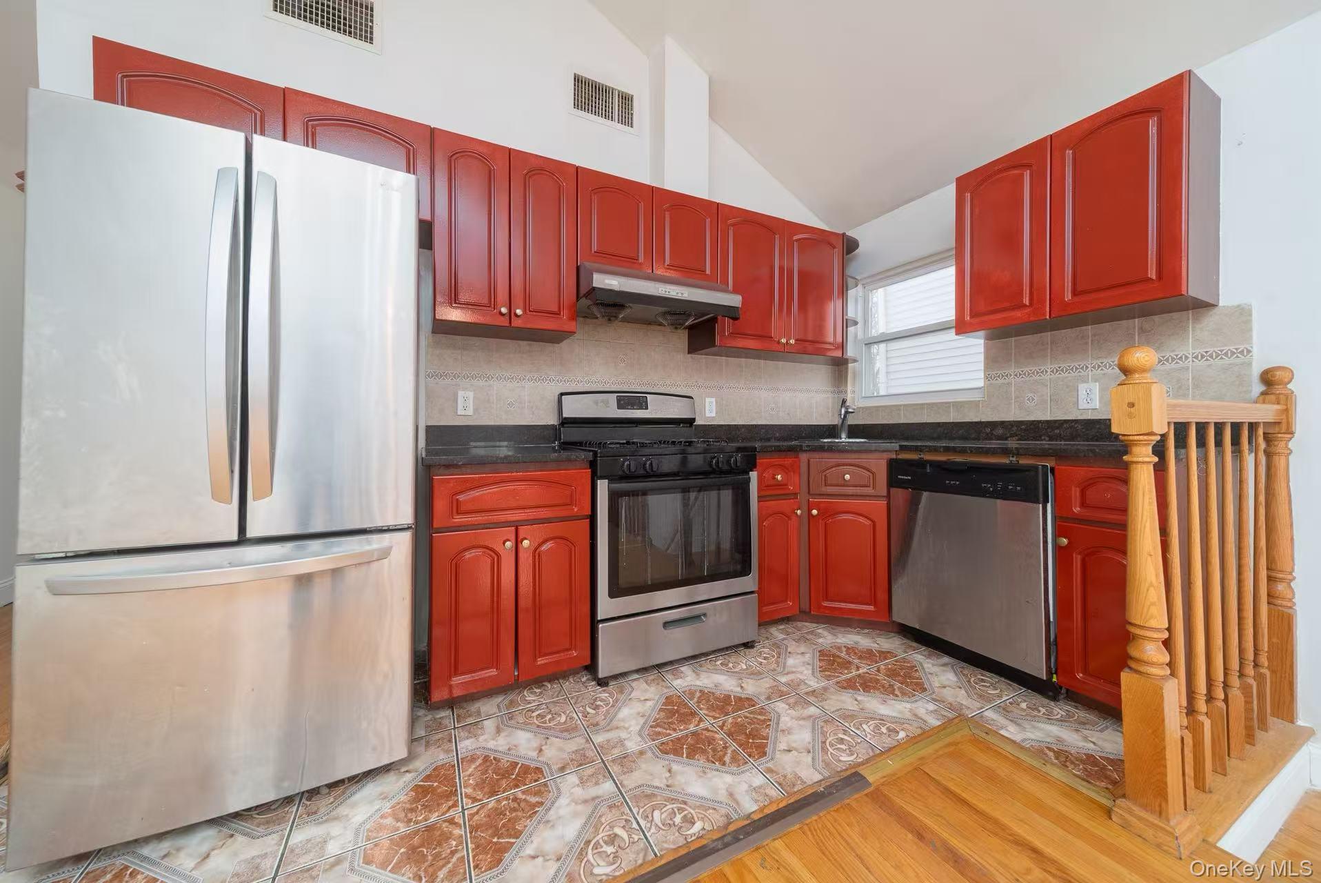 #4 photo, 1423 116th Street, কুইন্‌স College Point , NY 11356