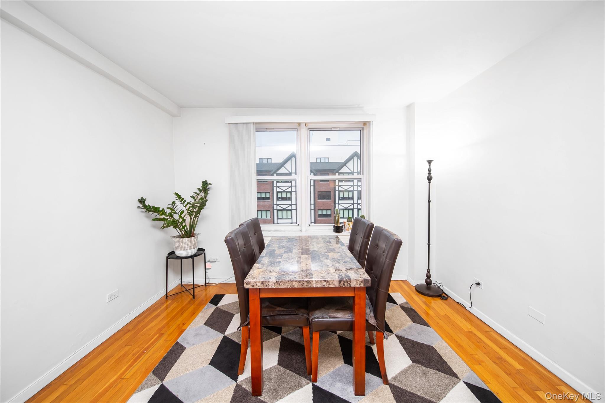 #10 photo, 241-20 Northern Boulevard, কুইন্‌স Douglaston , NY 11362