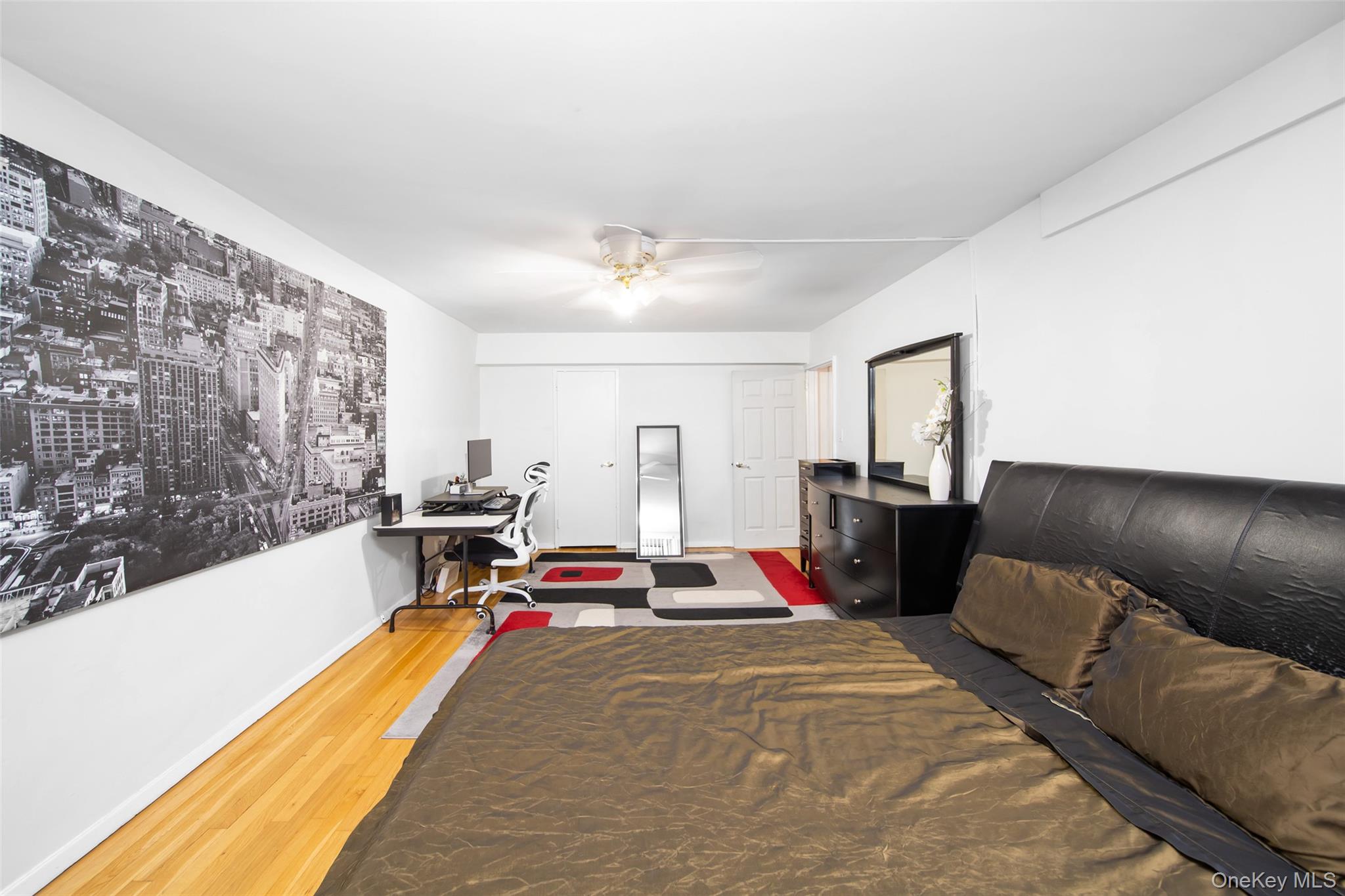 #14 photo, 241-20 Northern Boulevard, কুইন্‌স Douglaston , NY 11362