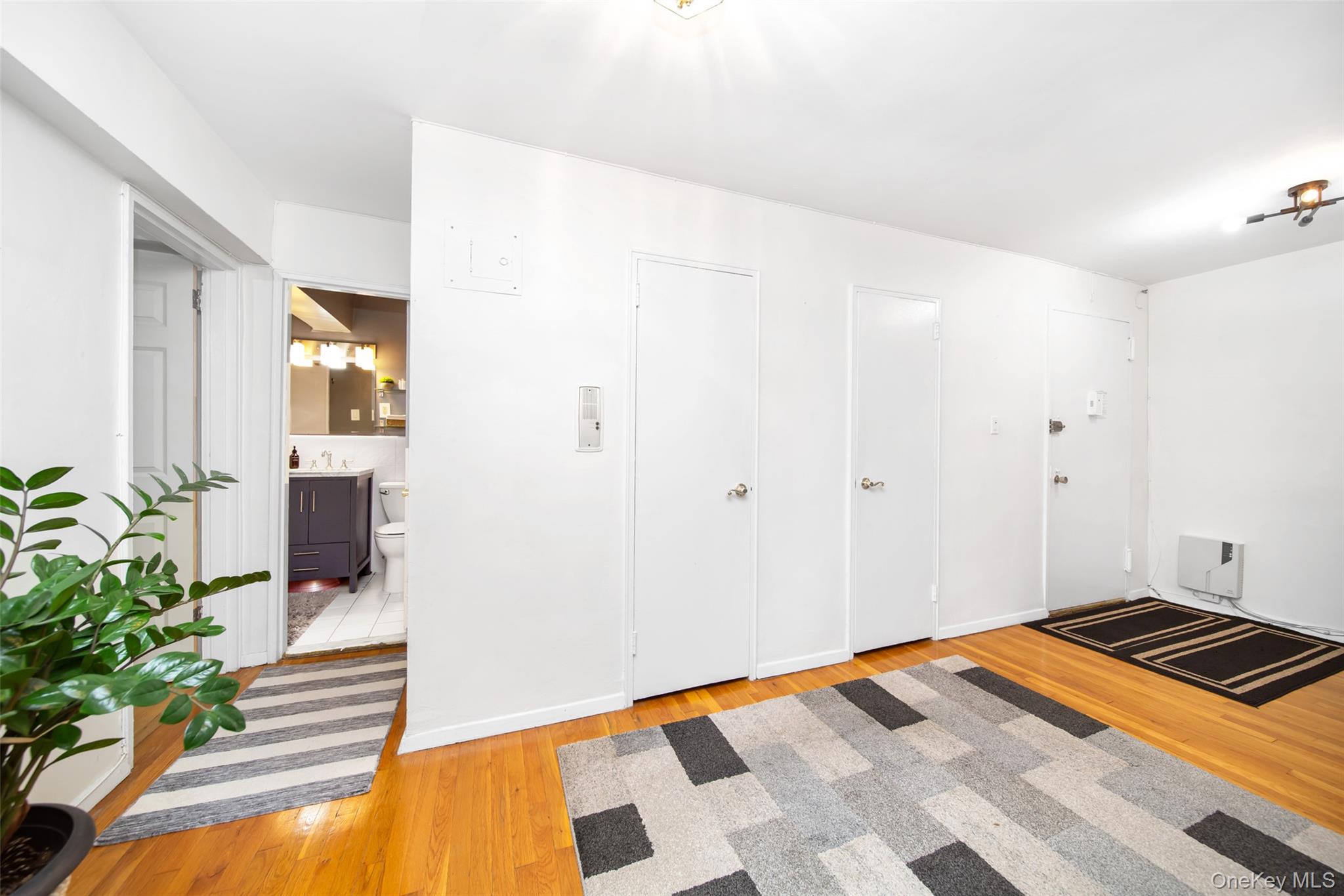 #5 photo, 241-20 Northern Boulevard, কুইন্‌স Douglaston , NY 11362