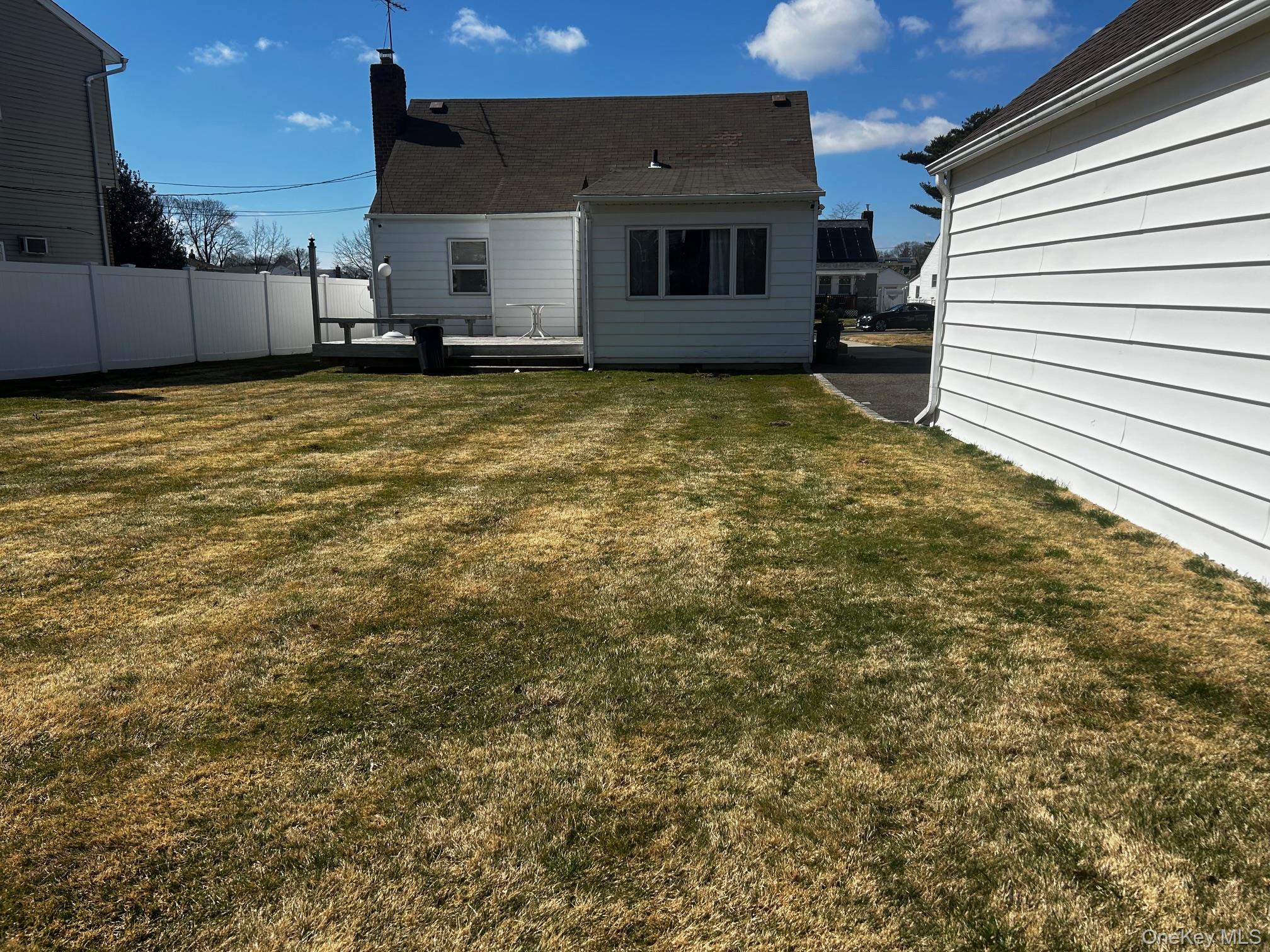 #2 photo, 551 Emerson Street, নাসাউ কাউন্টি Uniondale , NY 11553