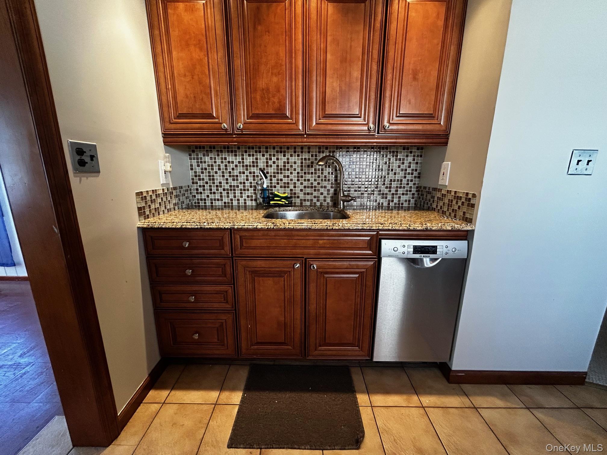 #5 photo, 551 Emerson Street, নাসাউ কাউন্টি Uniondale , NY 11553